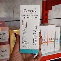 کرم ضدآفتاب رنگی ژنوبایوتیک-spf50-مناسب پوست خشک و معمولی-بژ روشن-حجم 50 گرم 
