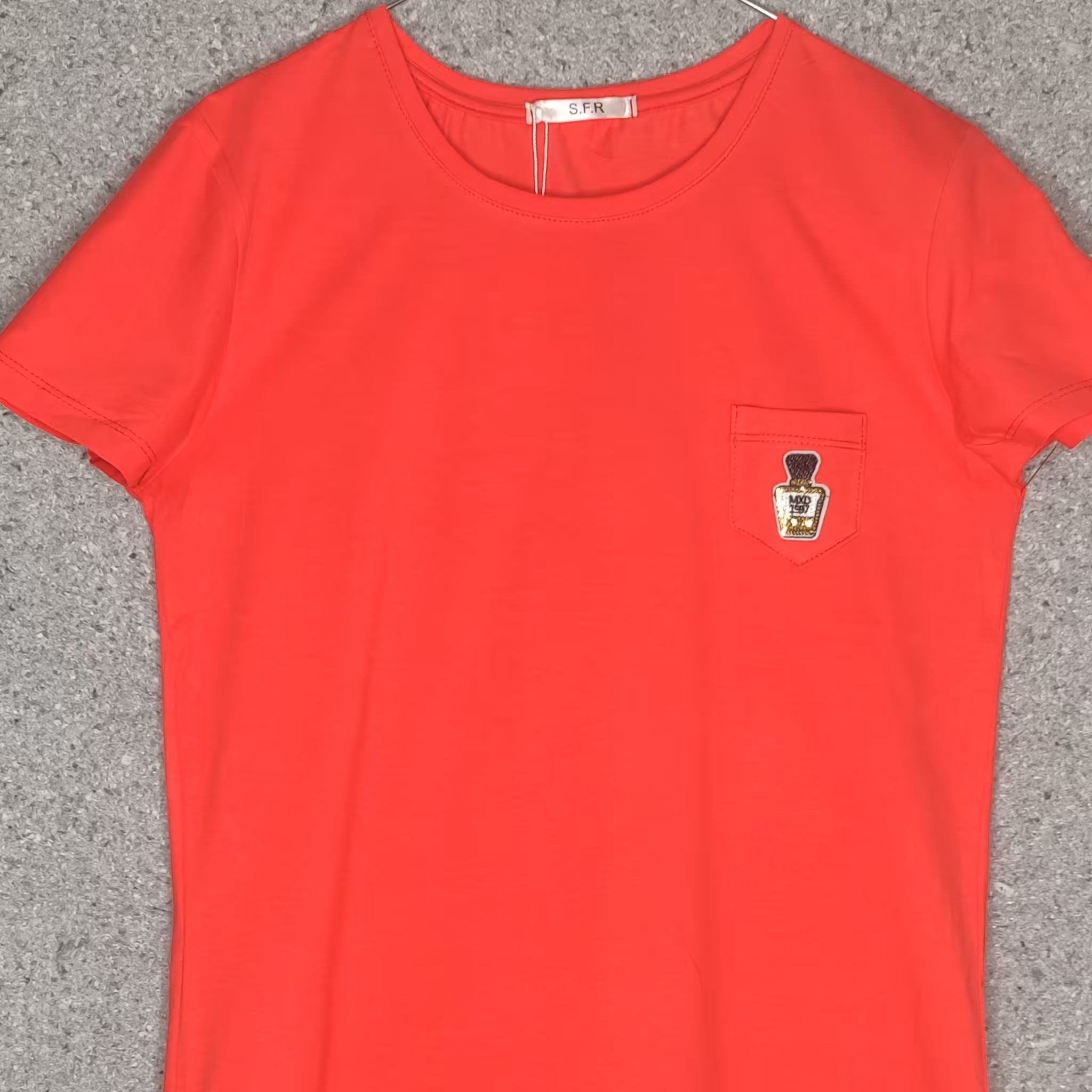 تیشرت طرح ادکلن