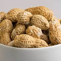 بادام زمینی با پوست نمکی آستانه اشرفیه