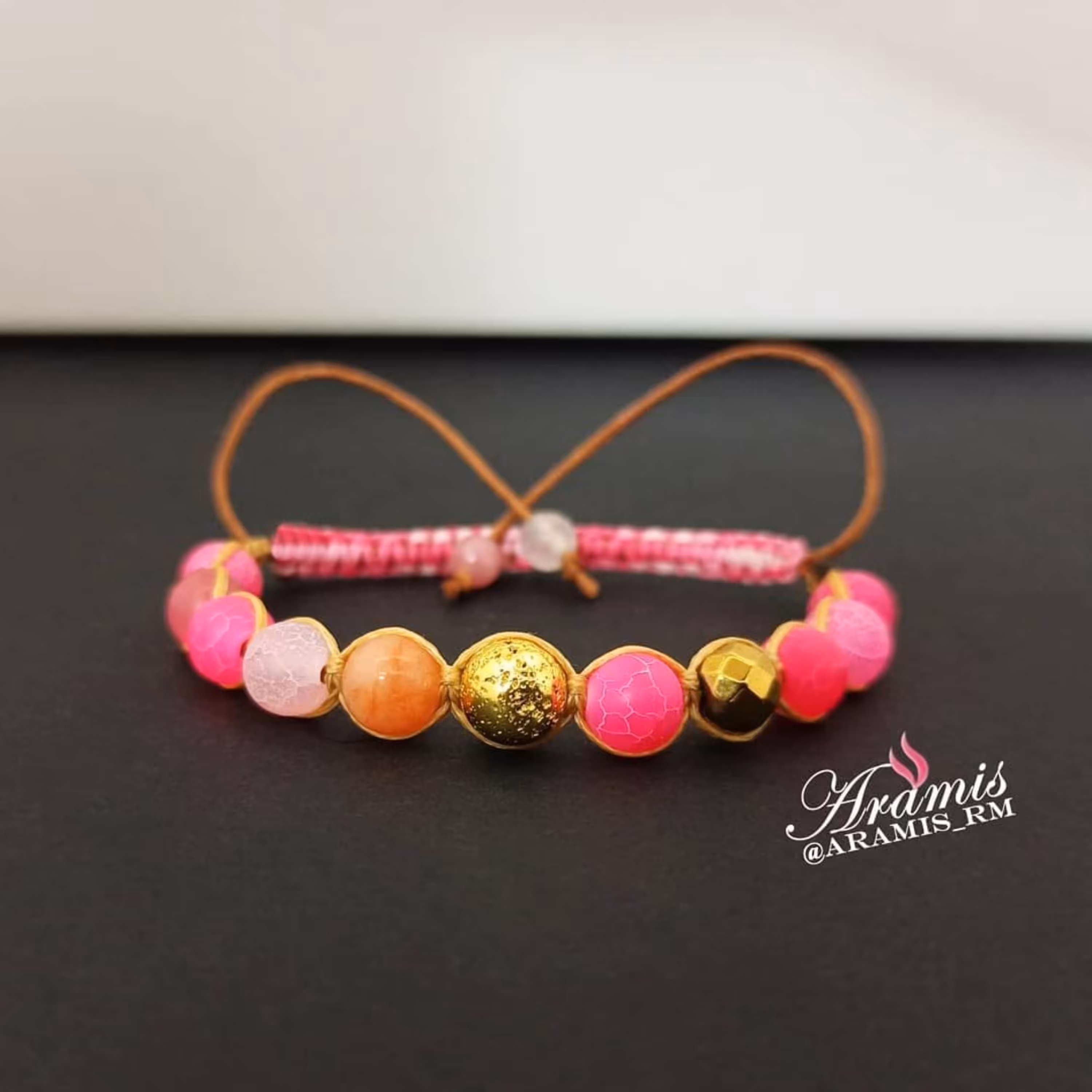 دستبند اسپورت بافت زیبا