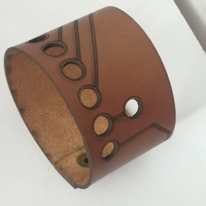 دستبند چرم