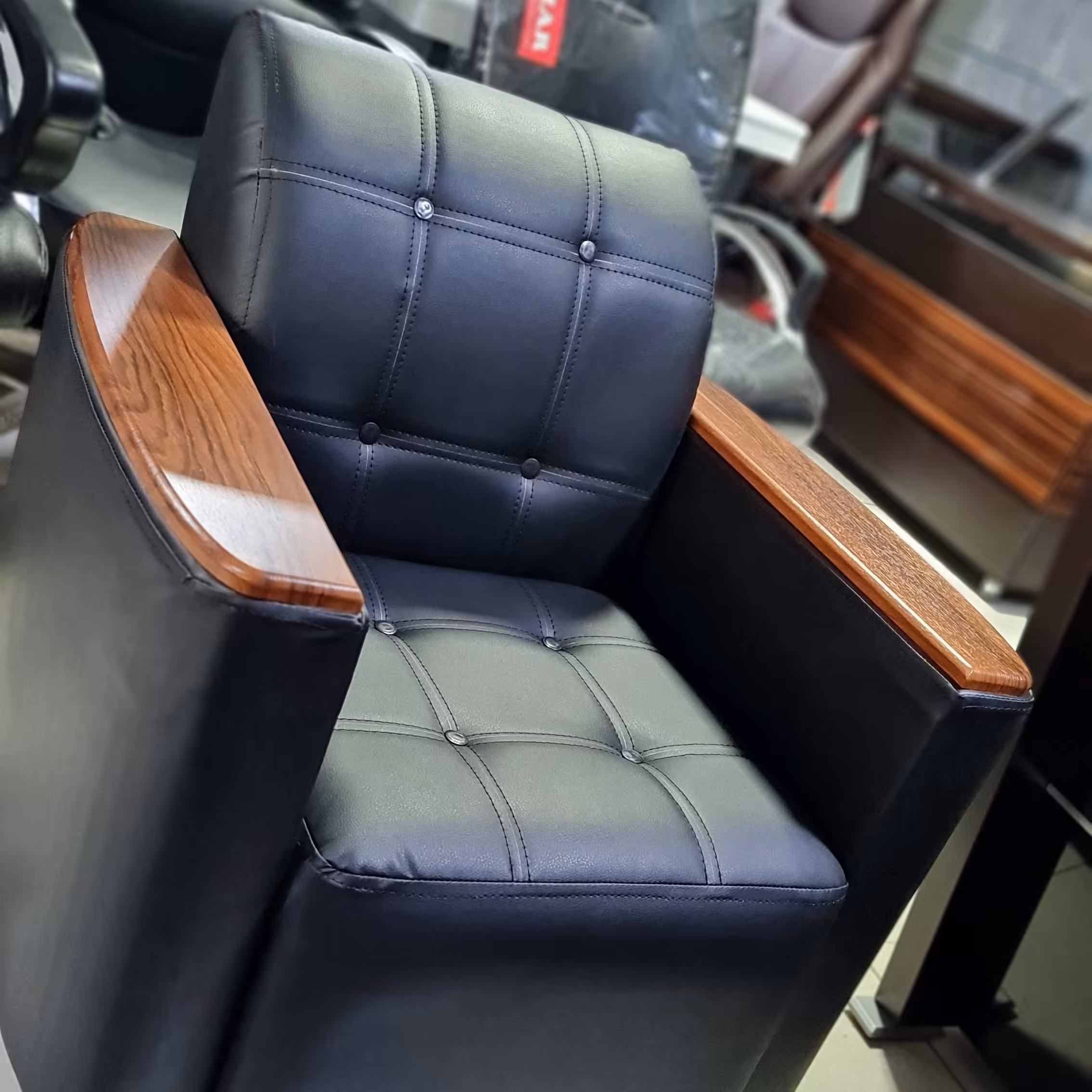 مبلمان اداری نیم ست اطلس 