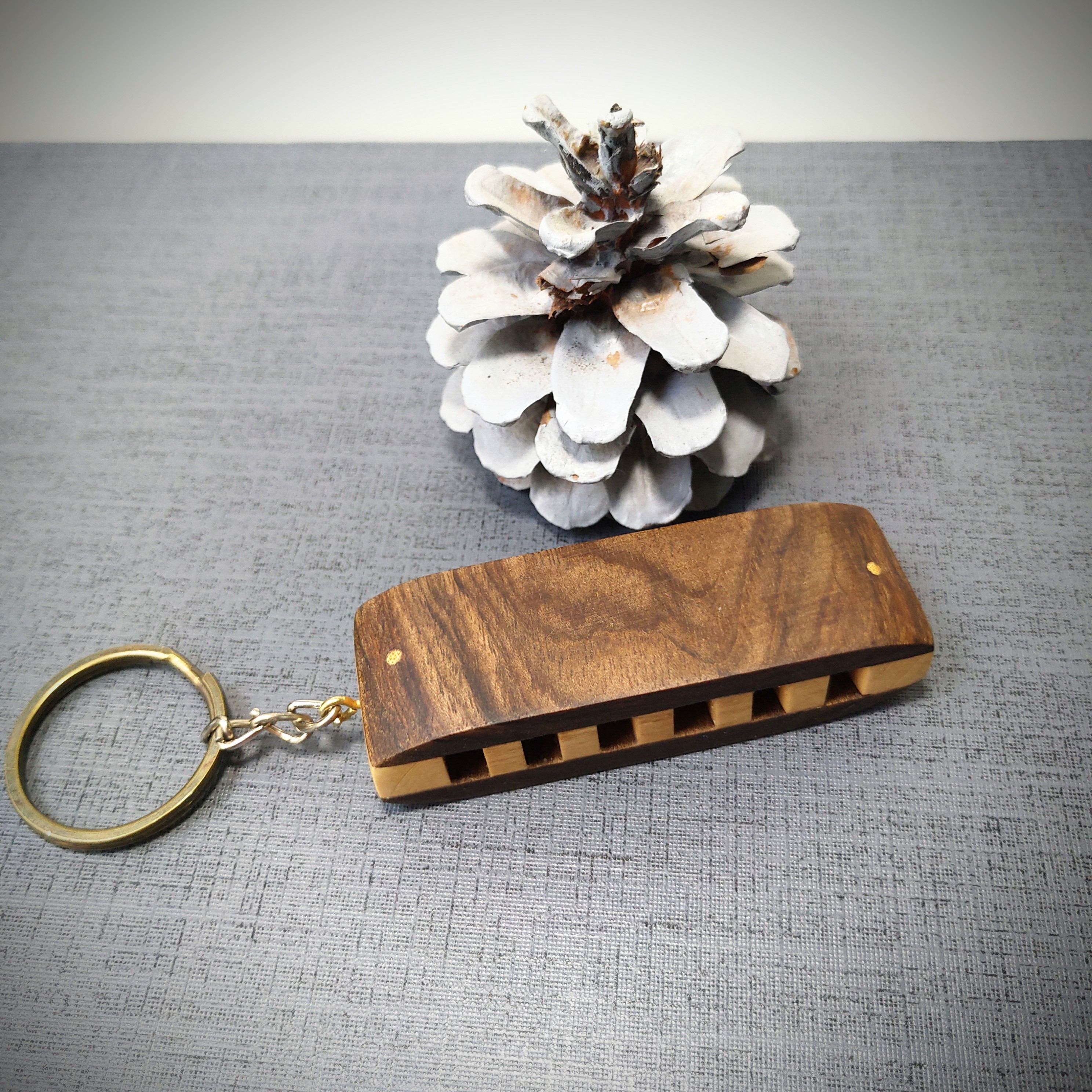 جا کلیدی ساز دهنی یا هارمونیکا چوبی تزئینی 