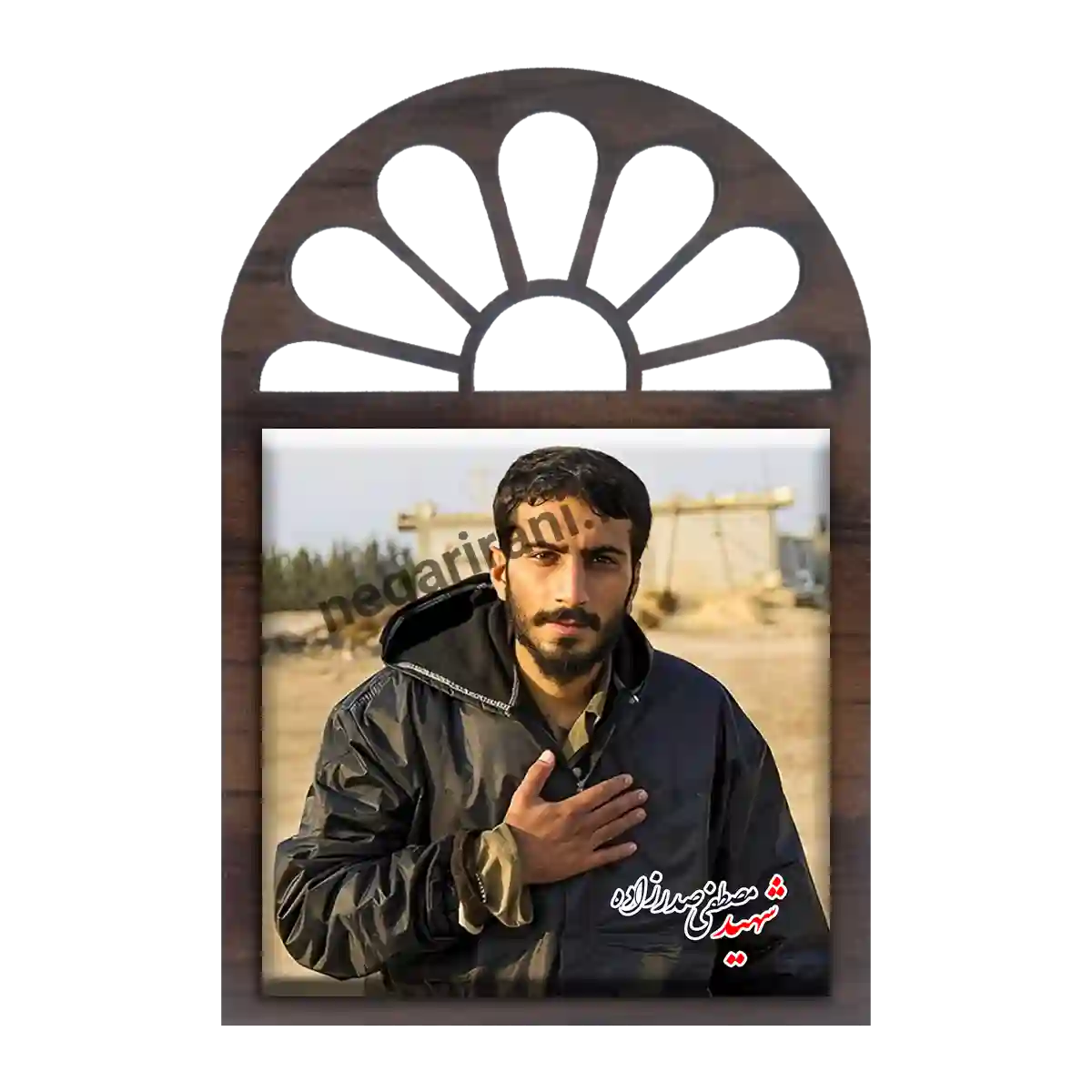 تندیس کاشی پنجره ای شهید مصطفی صدرزاده مدل 2Z85
