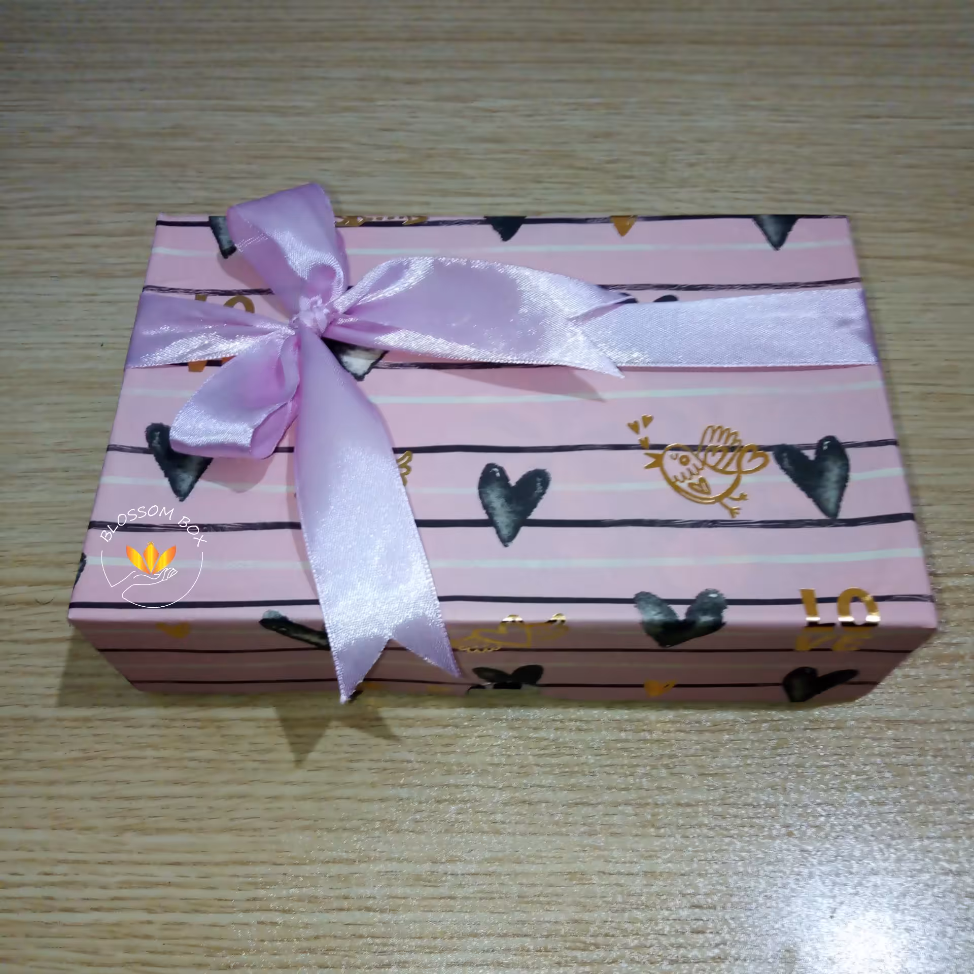 جعبه درب لپ تاپی
قابل سفارش با هر رنگ و اندازه ای
به صورت تک و عمده
مقاوم و زیبا با قیمت مناسب
با ما در ارتباط باشید