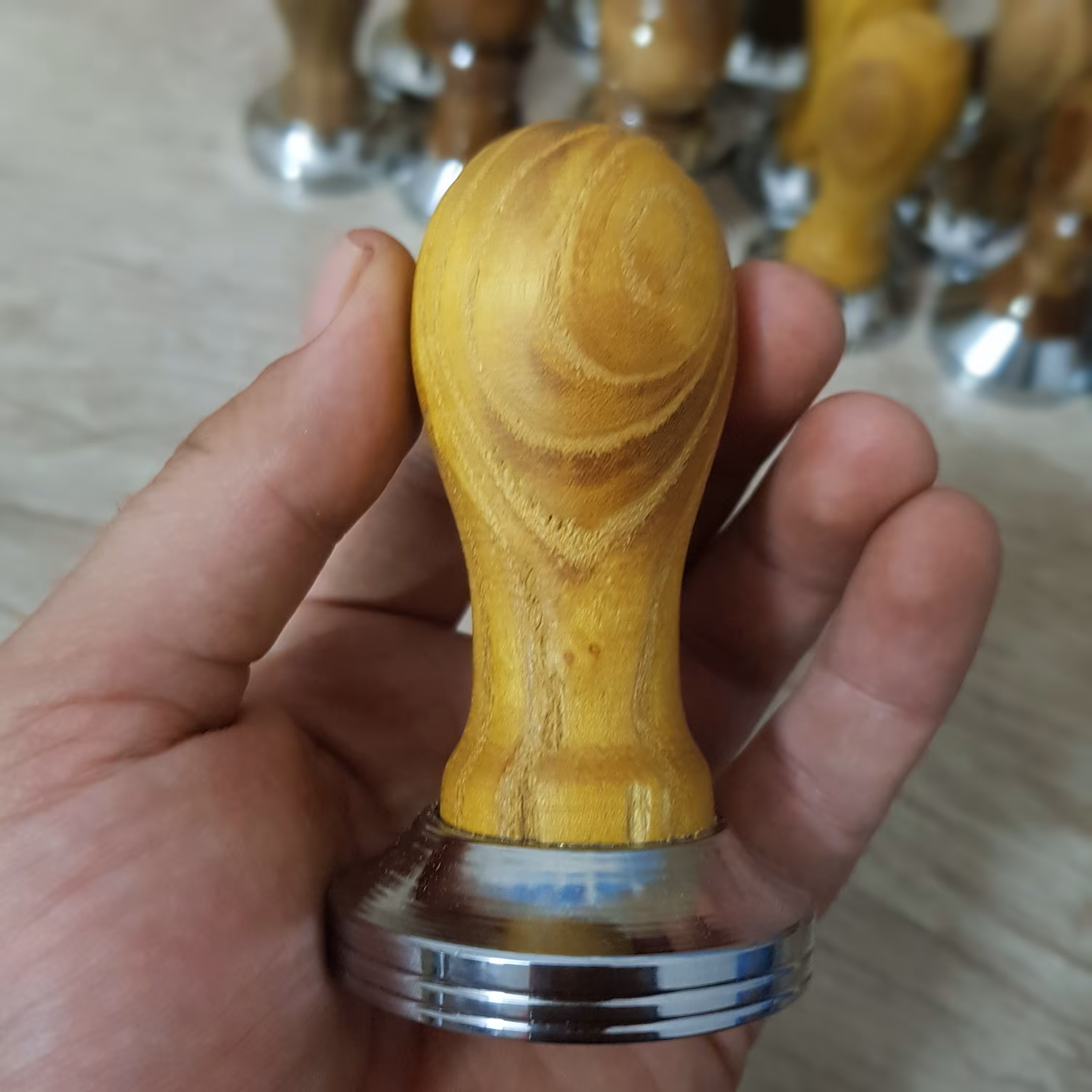 تمپرقهوه دسته چوبی سایز 58 مناسب دستگاه اسپرسوساز سایز دسته 53 ،تمپر قهوه دسته چوبی زد رطوبت و طرح متنوع