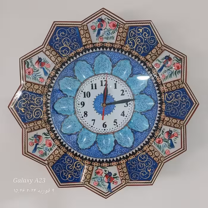 ساعت دیواری خاتم کاری اعلاء با صفحه مینا کاری روی مس و نقاشی مینیاتور سایز 42 سانتی متری