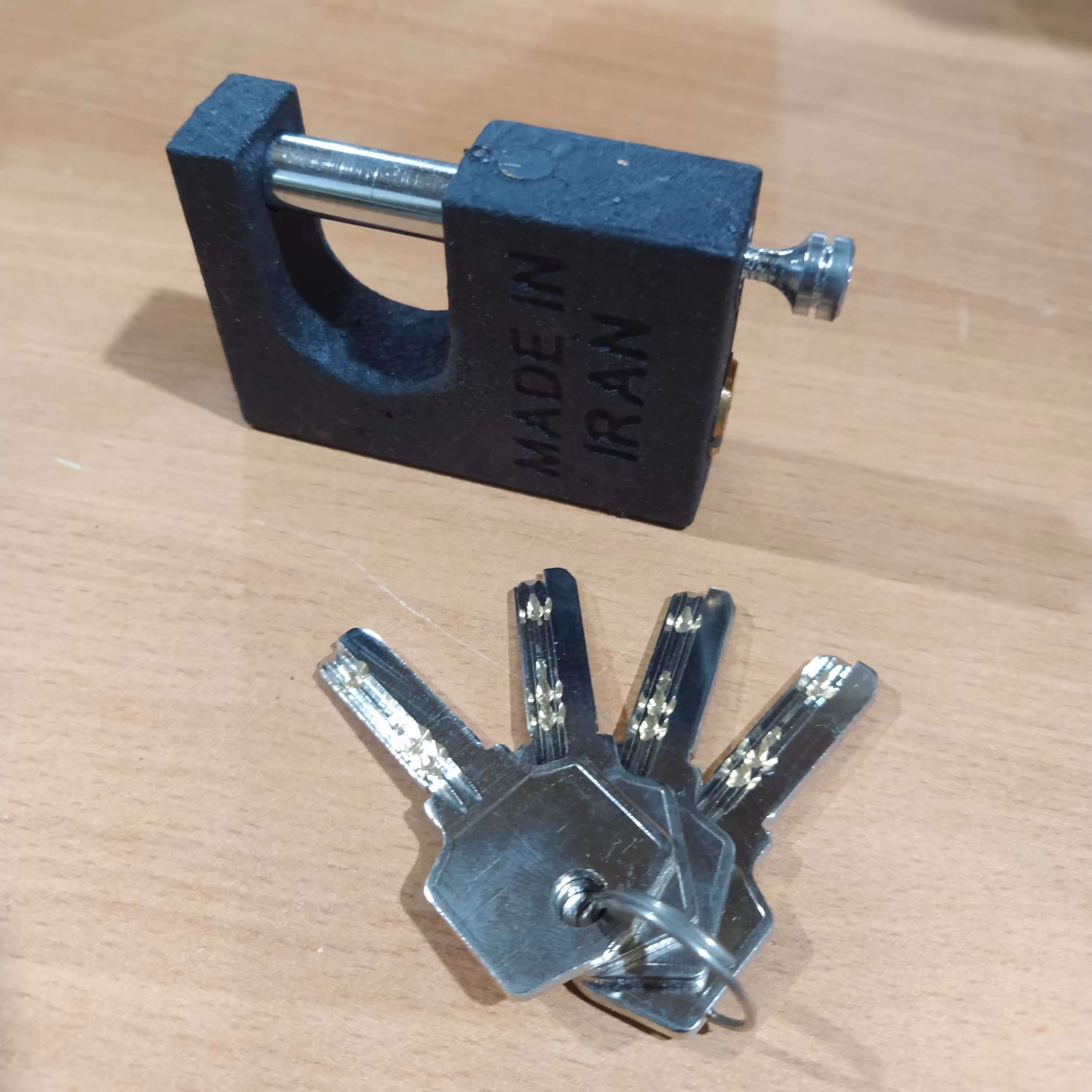 قفل کتابی ایساتیس مدل چکشی سایز  70کلید کامپیوتری