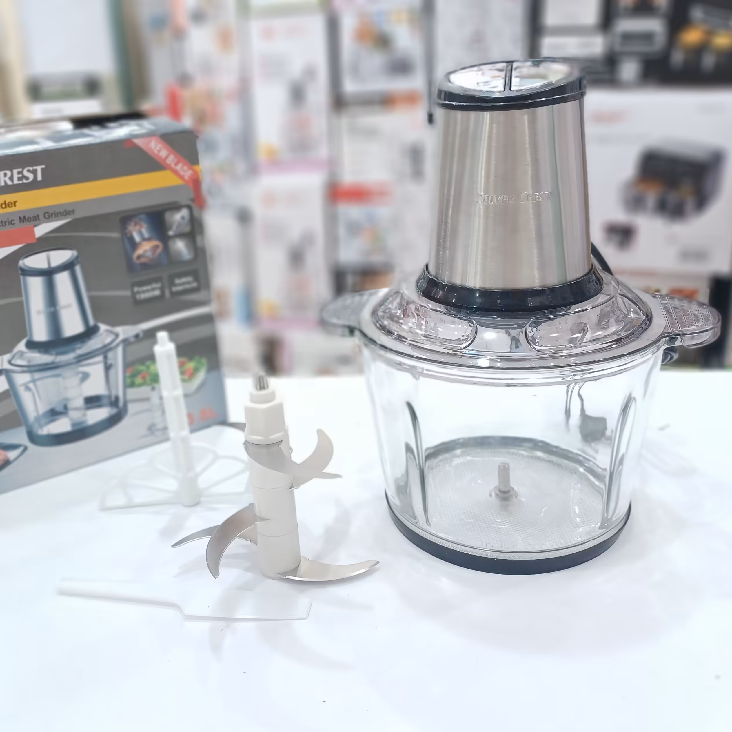 خردکن 3لیتر سیلورکرست  توان مصرفی 1800 وات 6 تیغه دارای همزن کاسه پیرکس حک شده سیلورکرست 