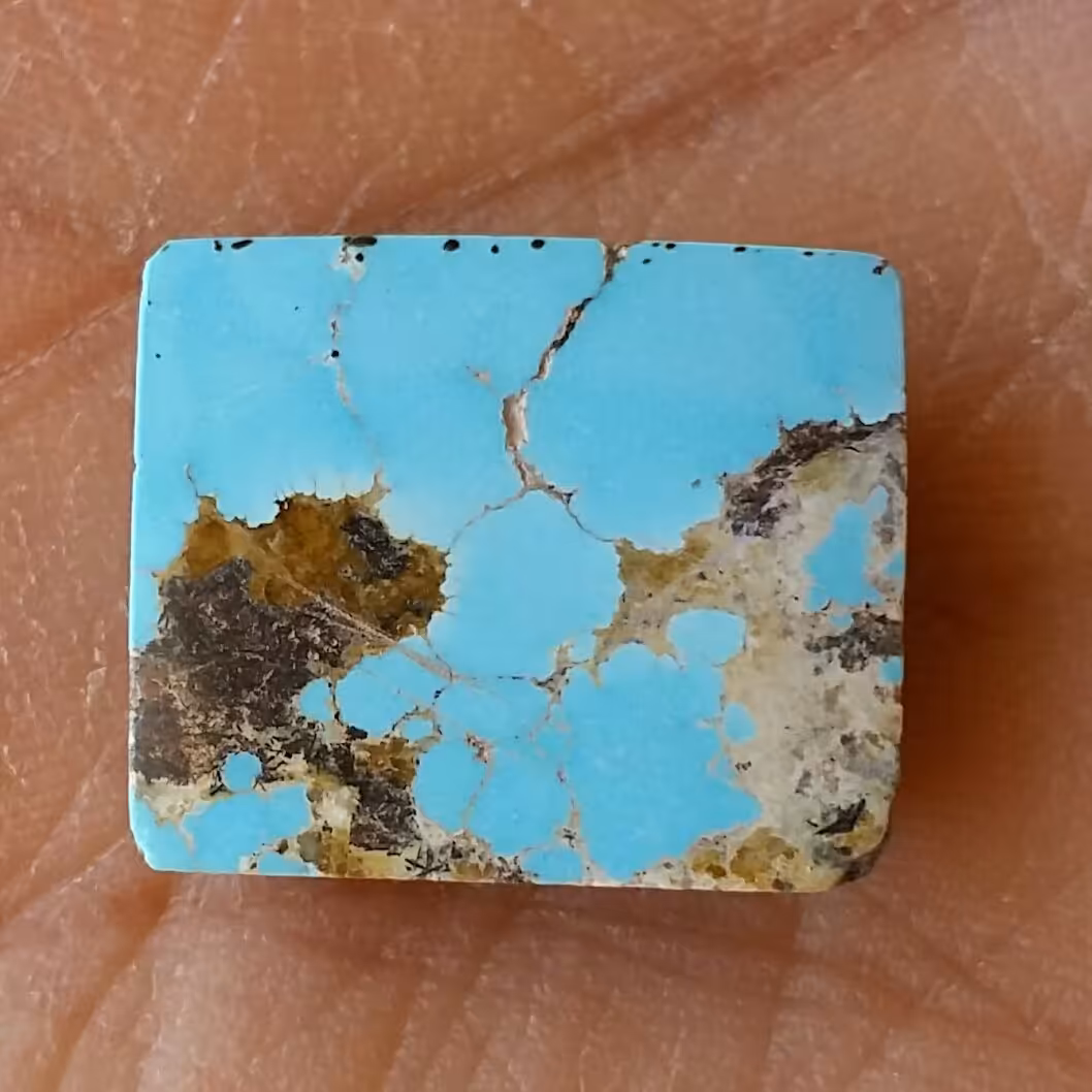 نگین فیروزه آبی عنکبوتی نیشابور دیدنی
خوش رنگ و بسیااار فاااخر بدون بهسازی
کاملا طبیعی
سایز درشت مدالی
خااا ااص