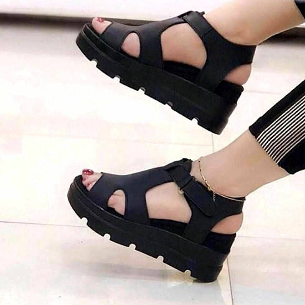 کفش تابستانه جلوباز صندل لژ دار