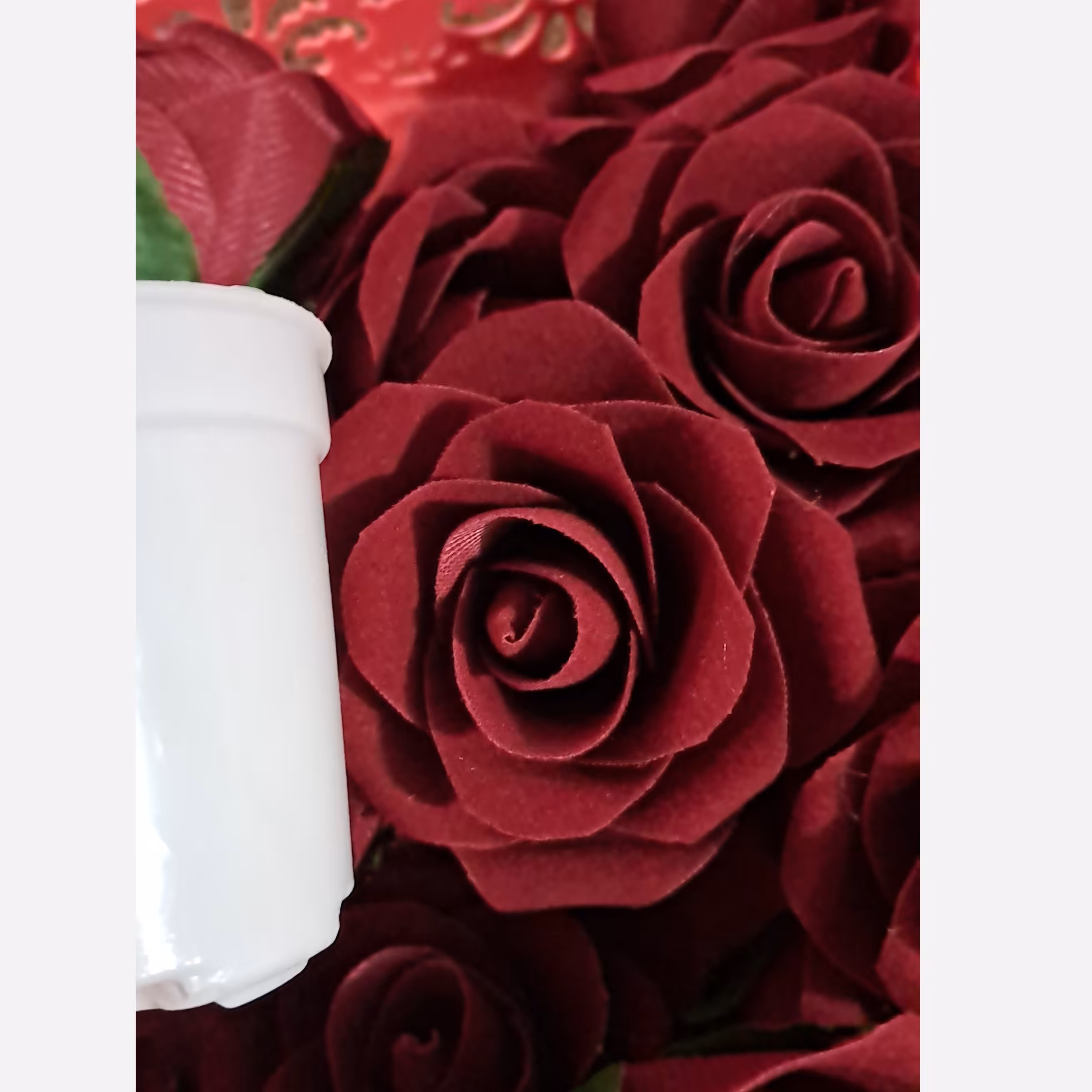 گل رز مخمل بسته 60تایی(قیمت دونه ای11000)رز مخمل6سانتی مصنوعی با ساقه و بدووون برگ (عمده) بعلاوه 10تا ساقه اضافی