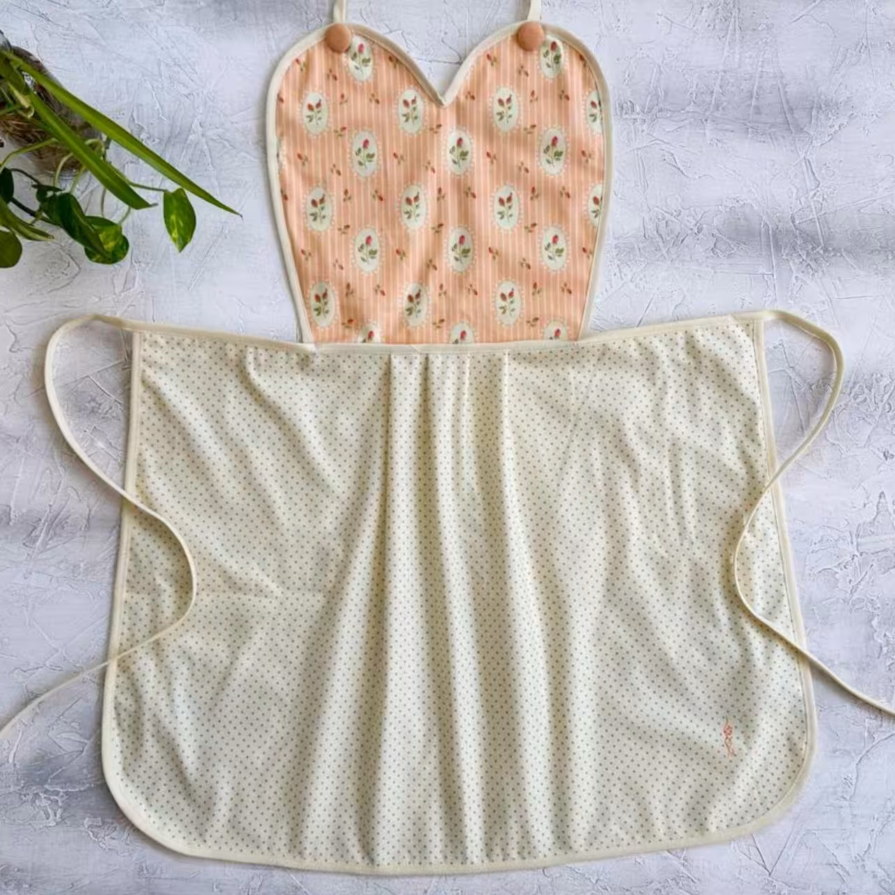 پیشبند مخمل نسوز مدل سیتا طرح 41