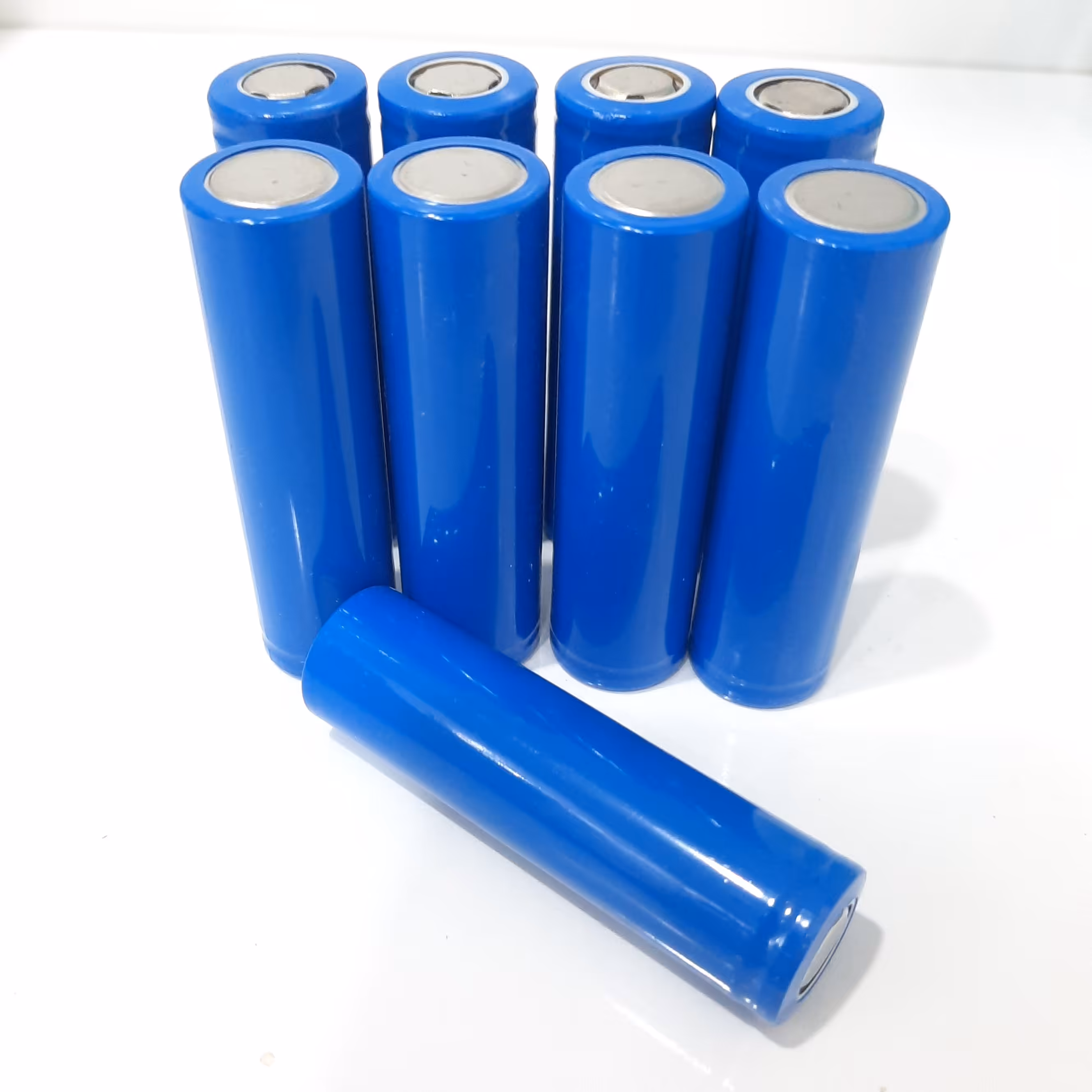 باتری لیتیوم-یون ،  3.7 ولت ،ظرفیت اسمی 1800mah ( شارژی )  ( به همراه هدیه خرید)