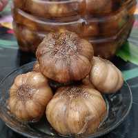 سیر ترشی ملس و خوشمزه یک کیلو و هشتصد گرمی سیر درشت همدان