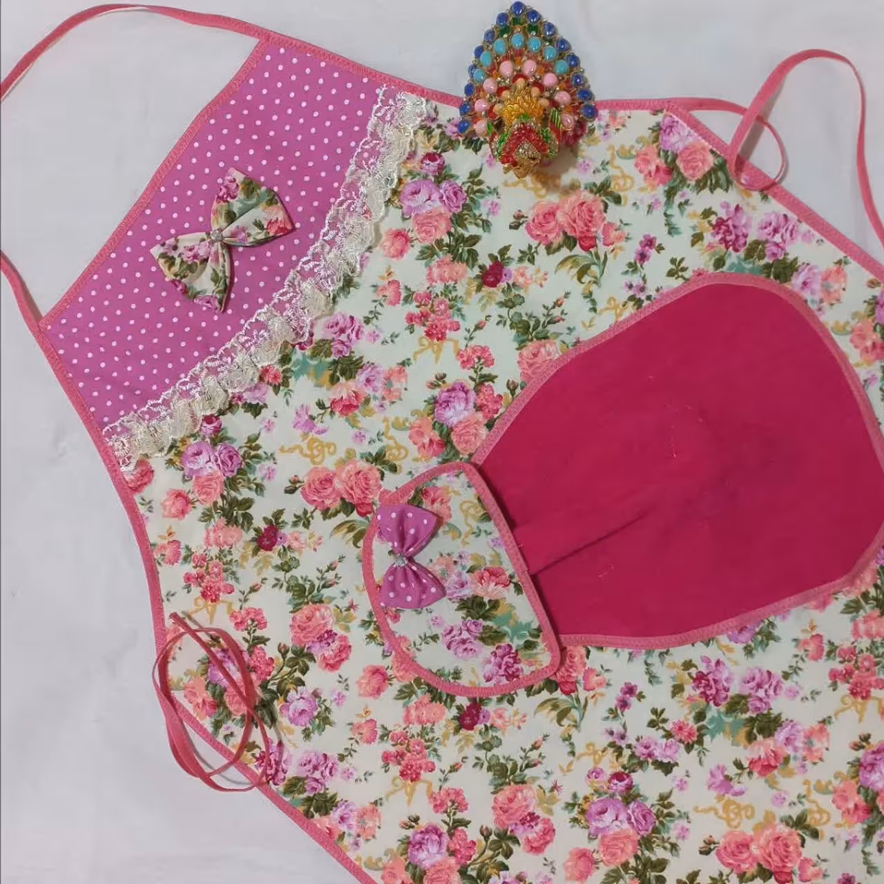 سرویس پیشبند و حوله ( کد 1812 ) 