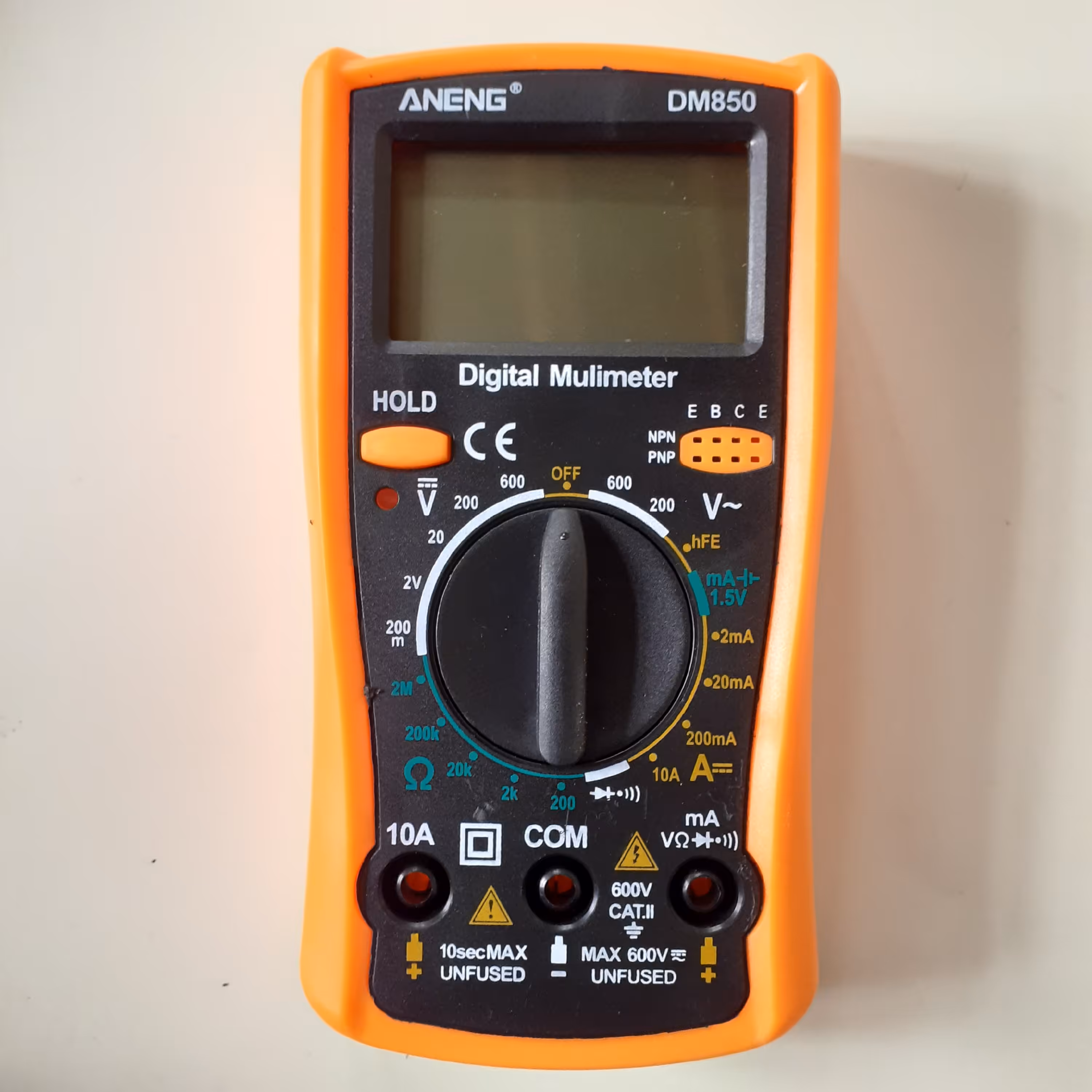 مولتی متر دیجیتال ANENGمدل DM850  با طراهی زیبا و سبک قابلیت تست ترانزیستور و خازن 