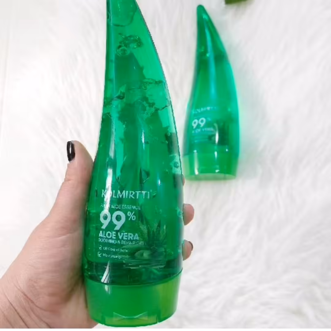 آبرسان ژل شاخکی آلوئه ورا 
بمب آبرسان یه مرطوب کننده و آبرسان عالی که توش 99 درصد آلوئه ورا هست