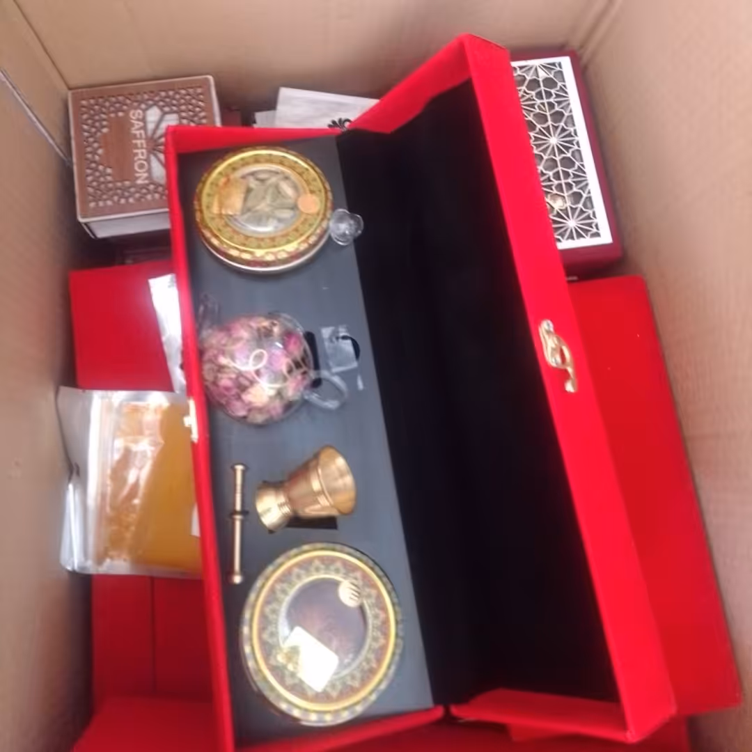 زعفران اعلای ارگانیک قائنات پک قوری گل رز و هاون با یک بسته هل 