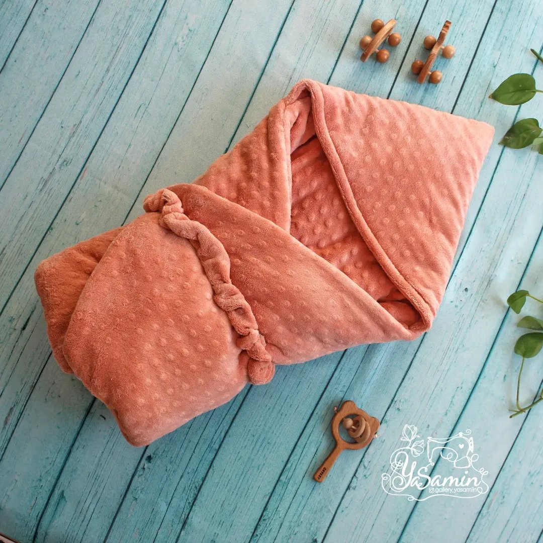 پتو دورپیچ نوزادی کلاه دار ، پارچه حبابی ترک با استفاده از الیاف ضد حساسیت