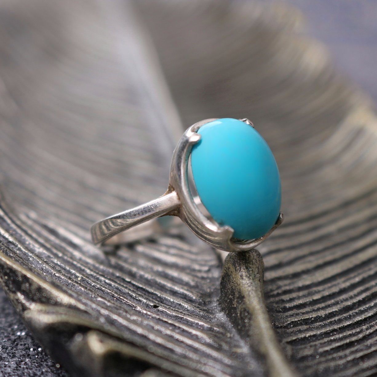 انگشتر زنانه  فیروزه خوش رنگ و پاک  مصری رکاب نقره اسپرت شیک و خاص 