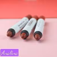 رژ لب مدادی رومنس