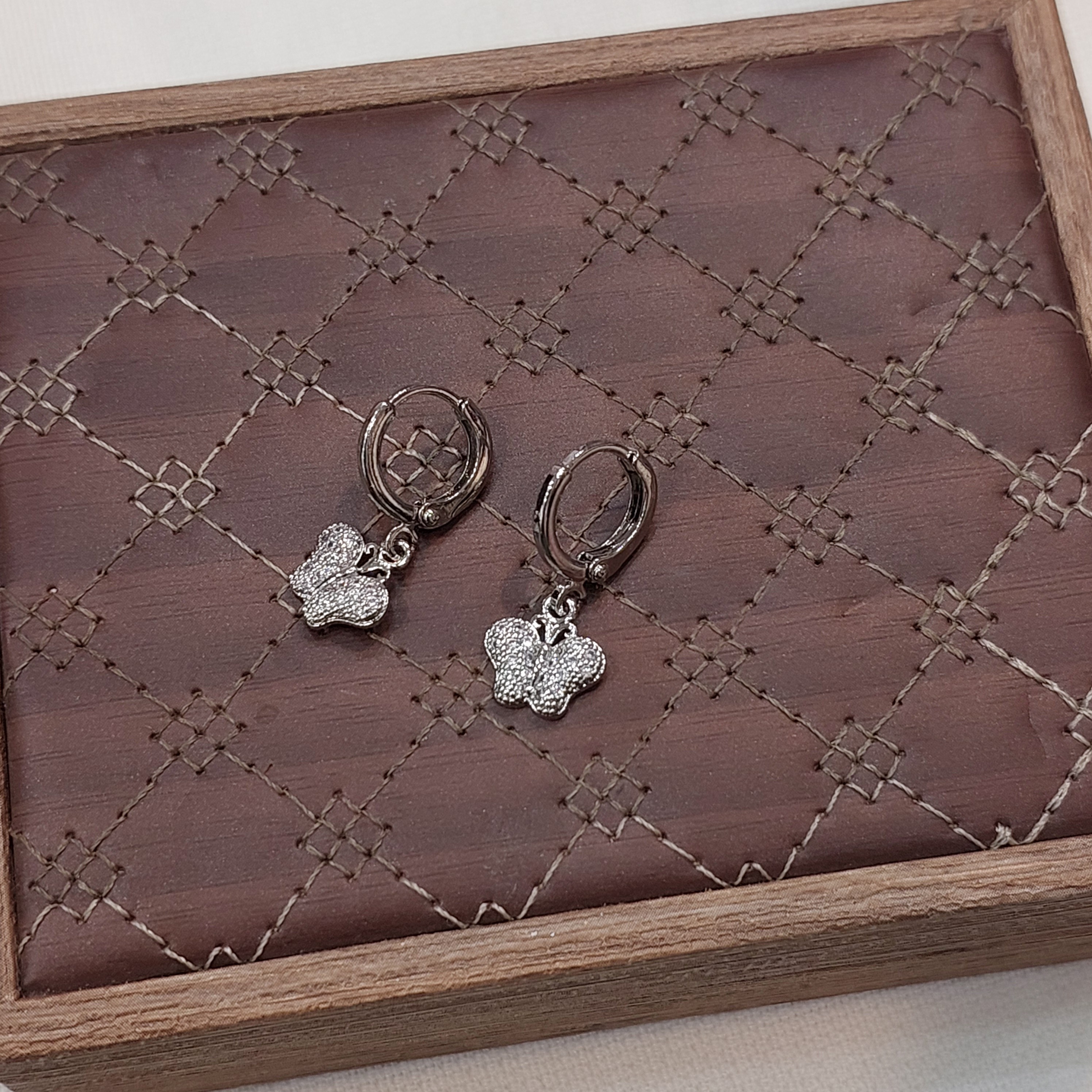 گوشواره حلقه ای آویز دار گوشواره دخترانه گوشواره استیل رنگ ثابت گوشواره نگین دار گوشواره پروانه نقره ای کوچک