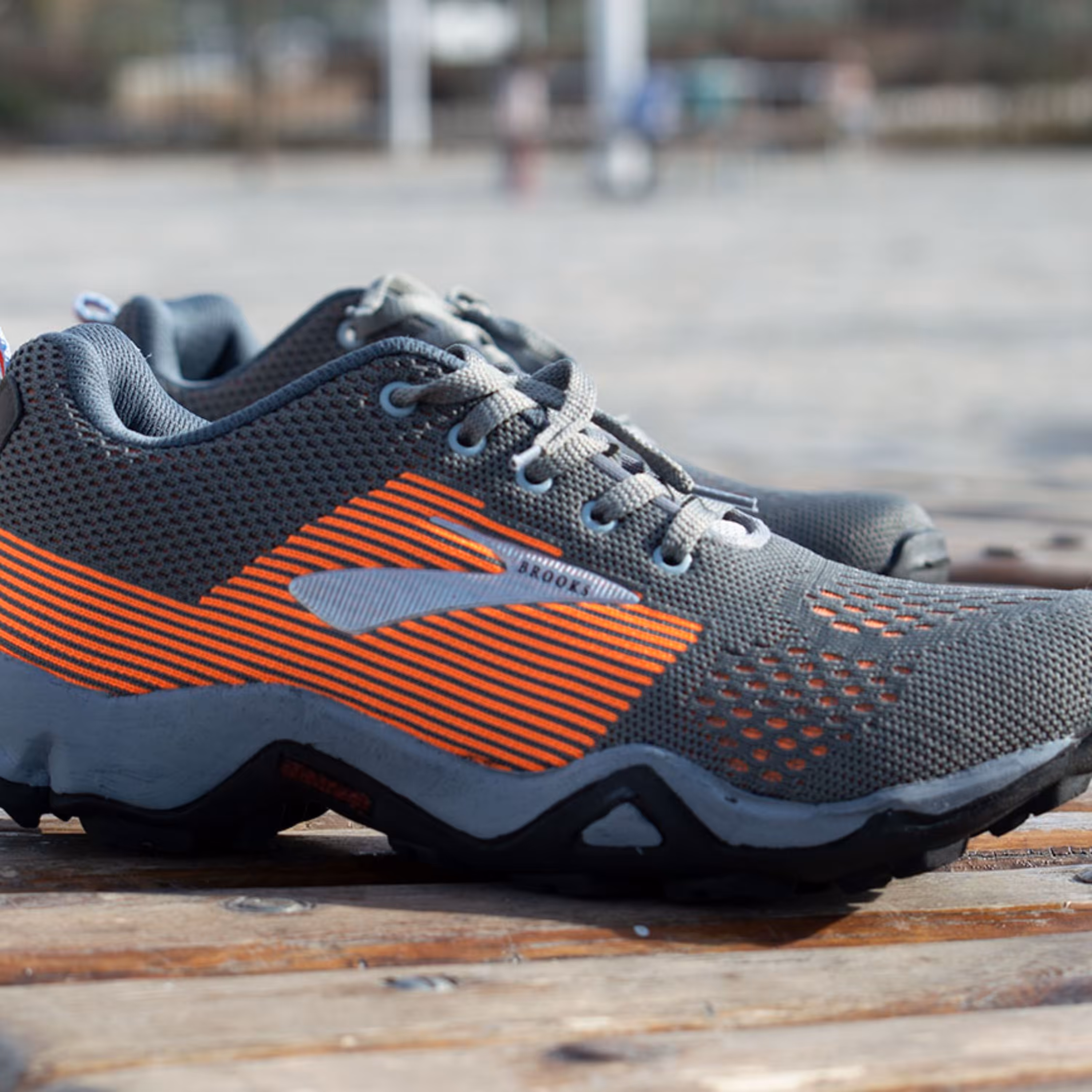 کفش مردانه Brooks - طوسی نارنجی