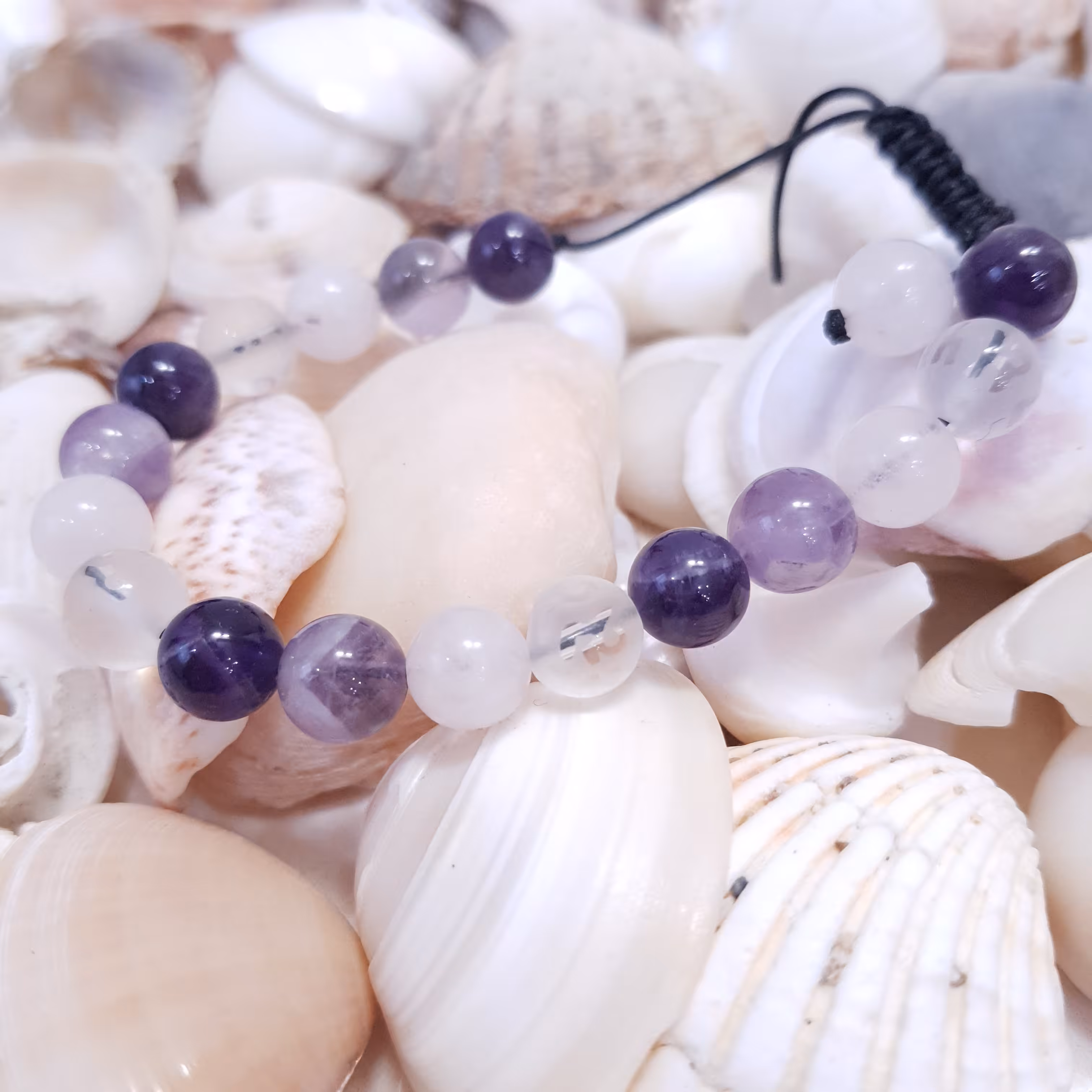 عشق آرام با سنگ های آمیتیست تیره و روشن و رز کوارتز و کوارتز شفاف