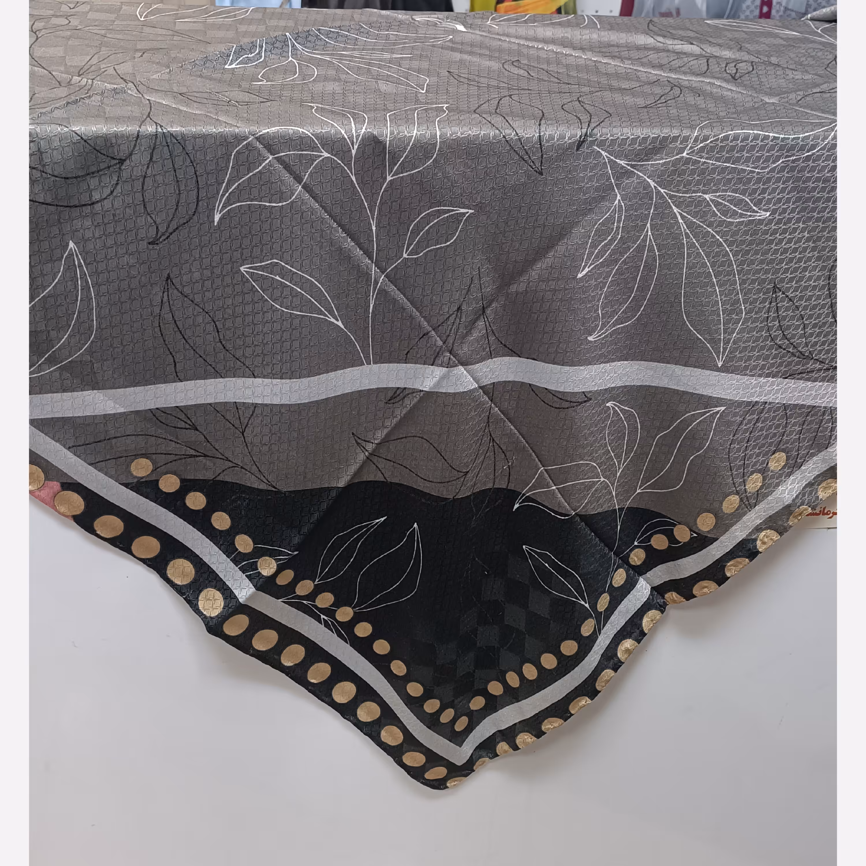 روسری دست دوز ..