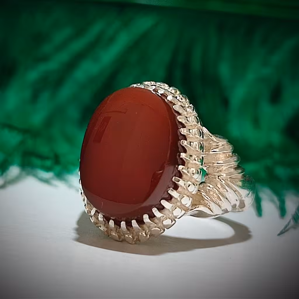 انگشتر  زیبای عقیق سرخ یمن