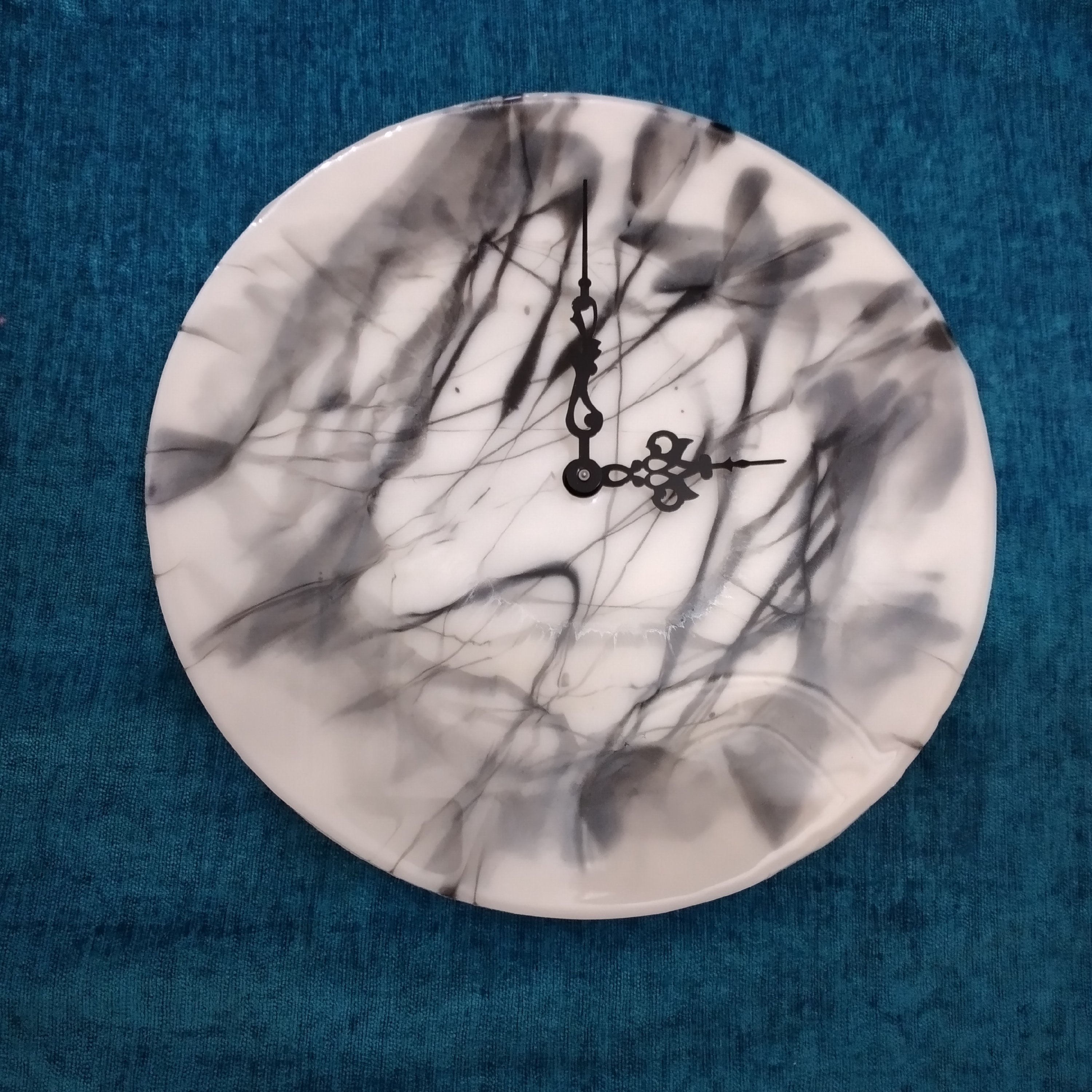 ساعت دیواری 