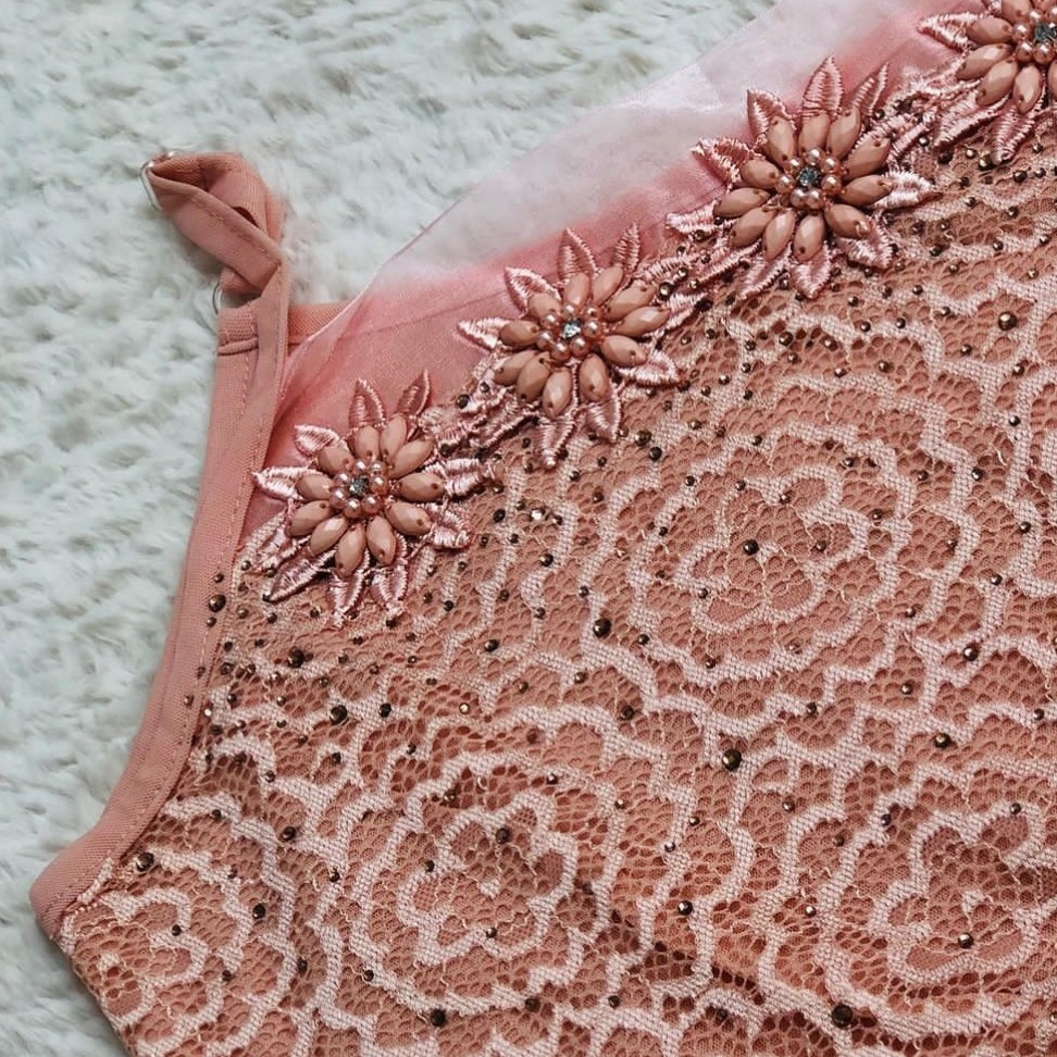 تاپ مجلسی وارداتی شیک کالباسی و گلبهی شیک زنانه