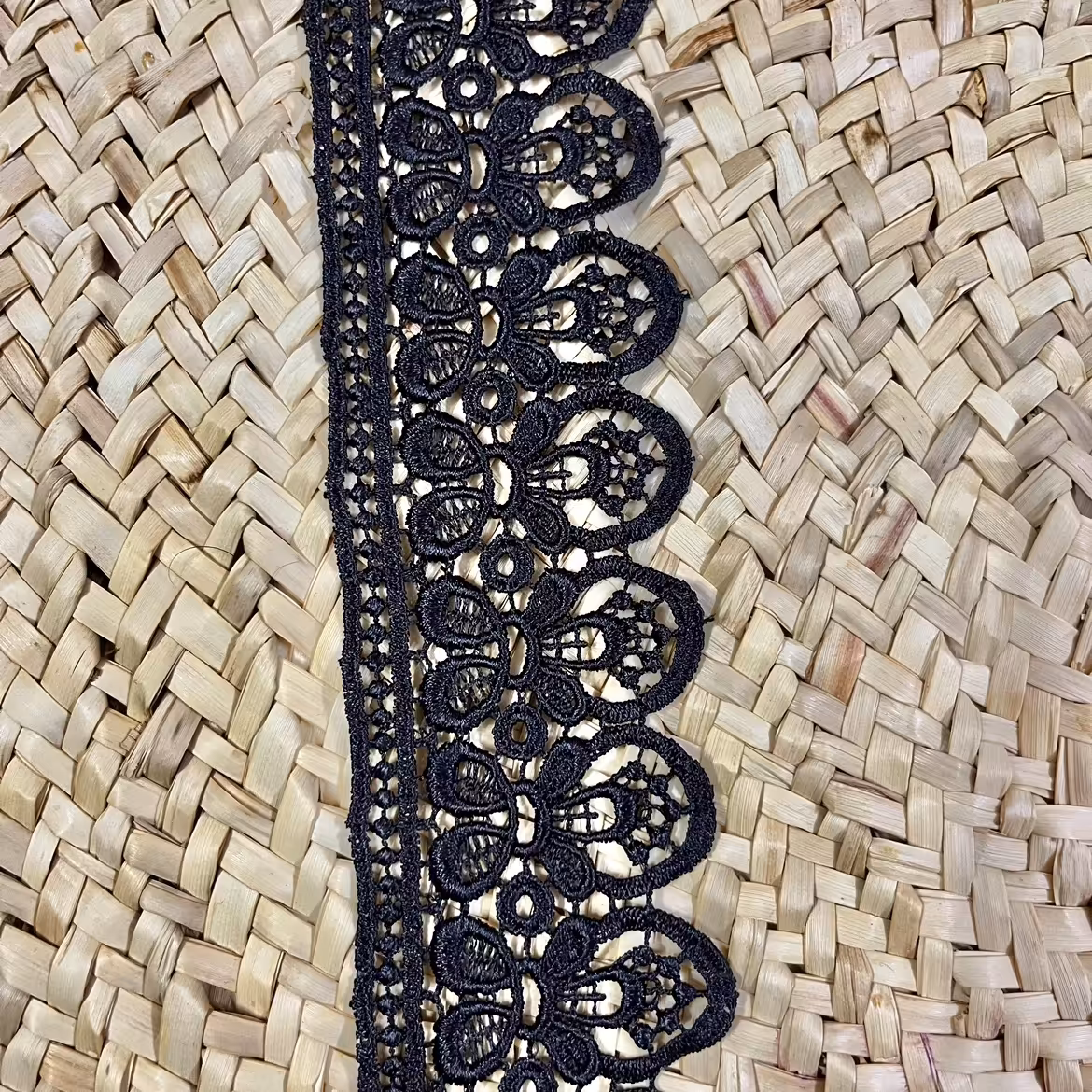 نوار تزیینی سفید و مشکی متری