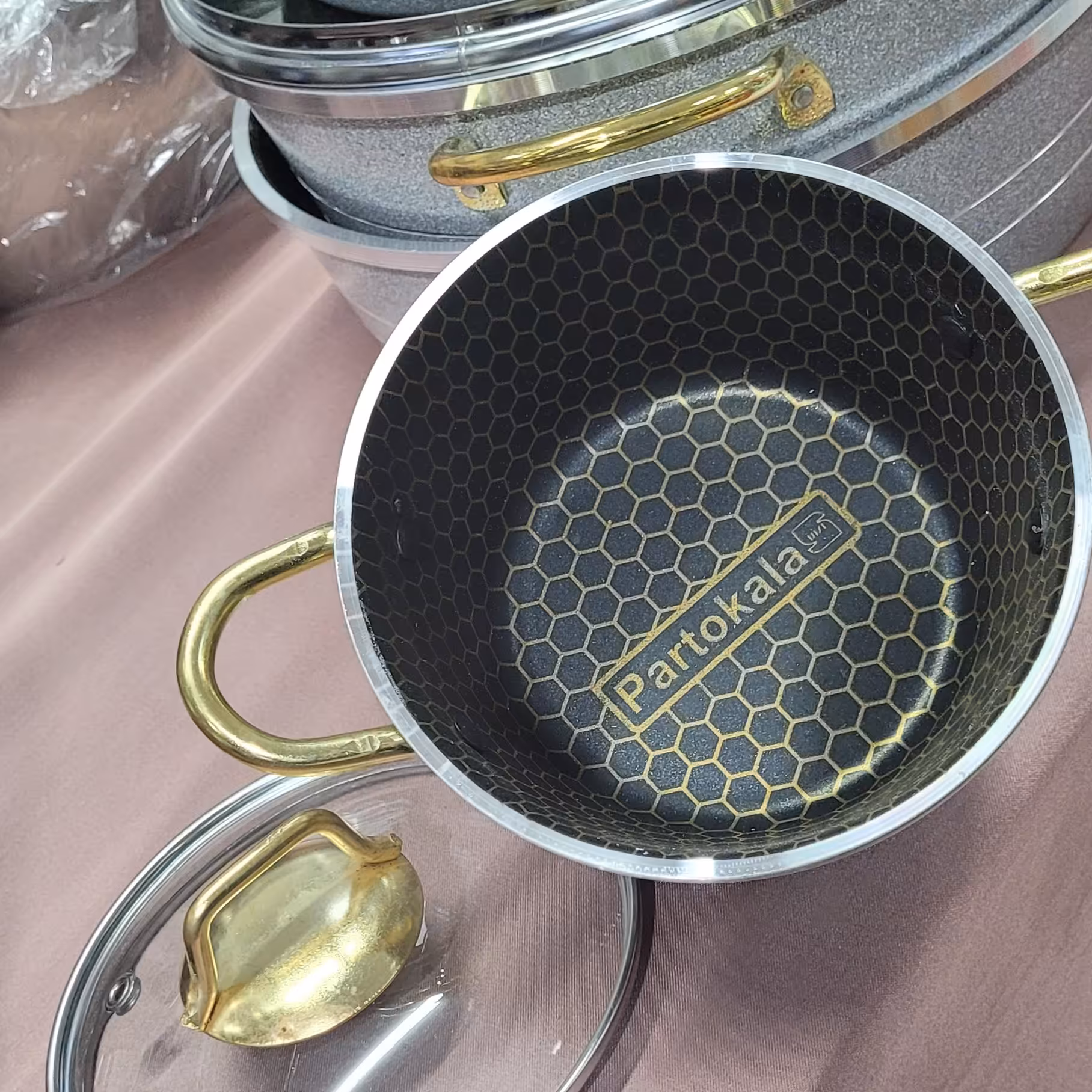 سرویس15 پارچه قابلمه داخل لانه زنبوری