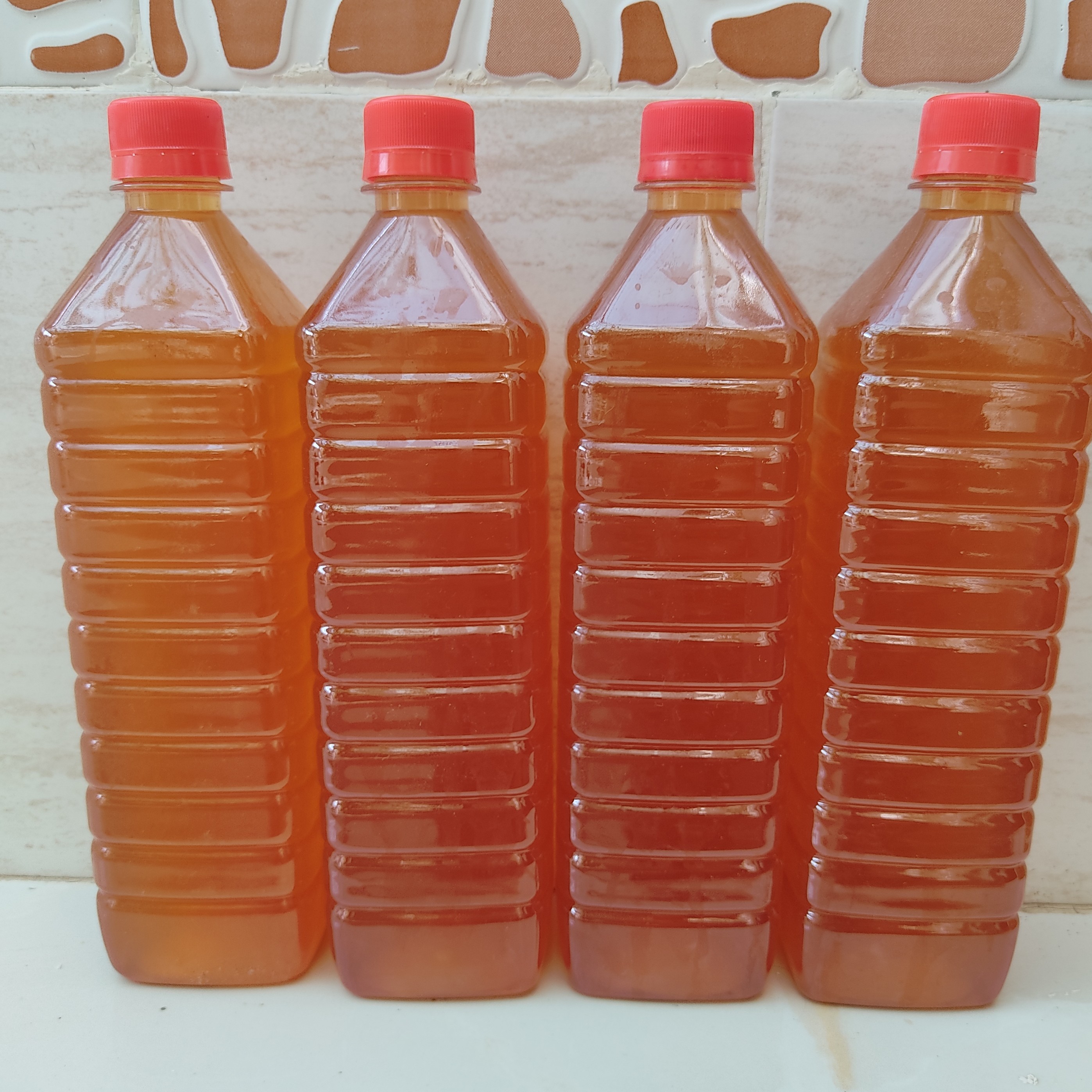 آبغوره طبیعی کاشان بدون نمک ( 1 لیتر)  تولید خانکی