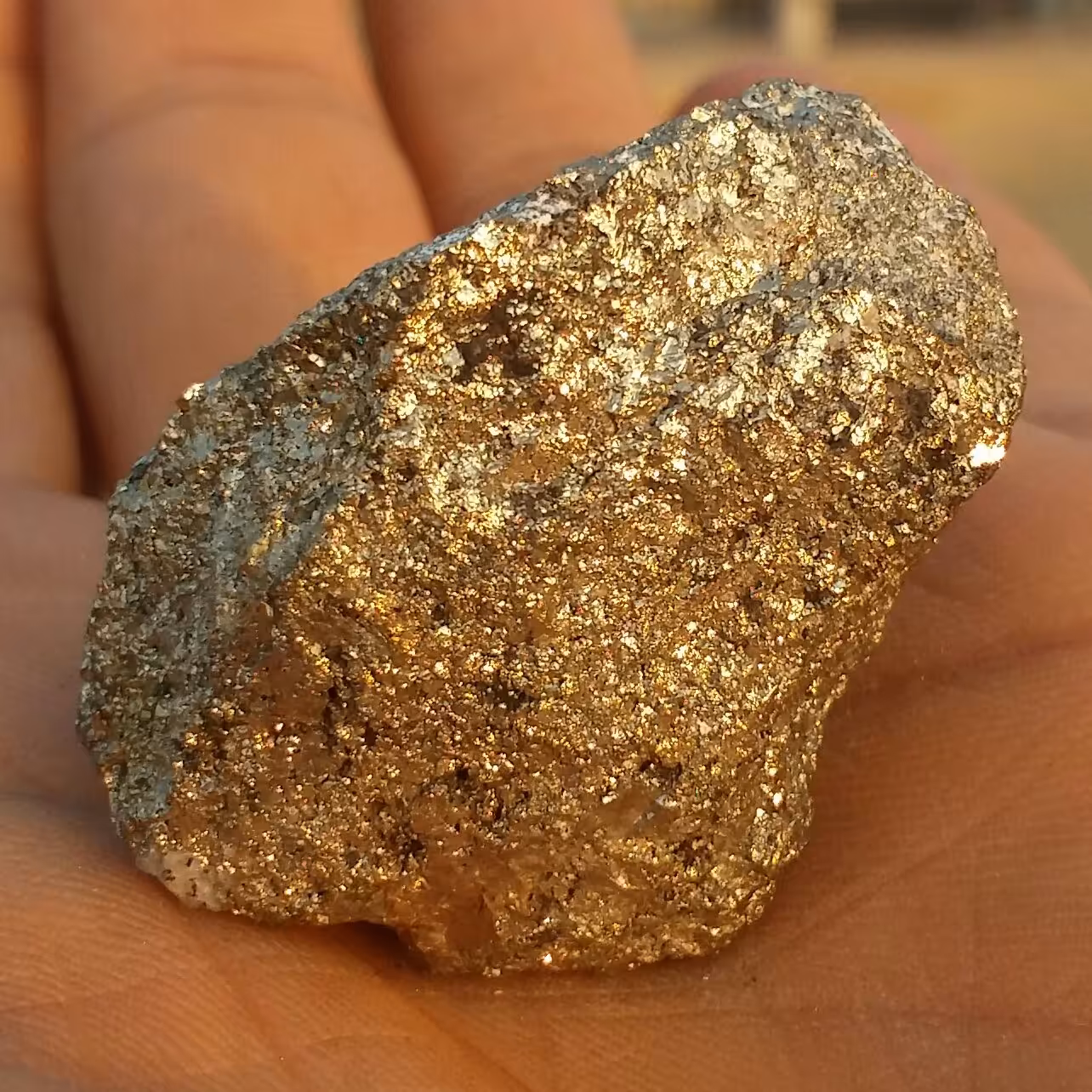 سنگ راف پیریت طلایی ملقب به سنگ طلا 100 در 100 طبیعی شاهکار خلقت
بی نظییر
کد 8805