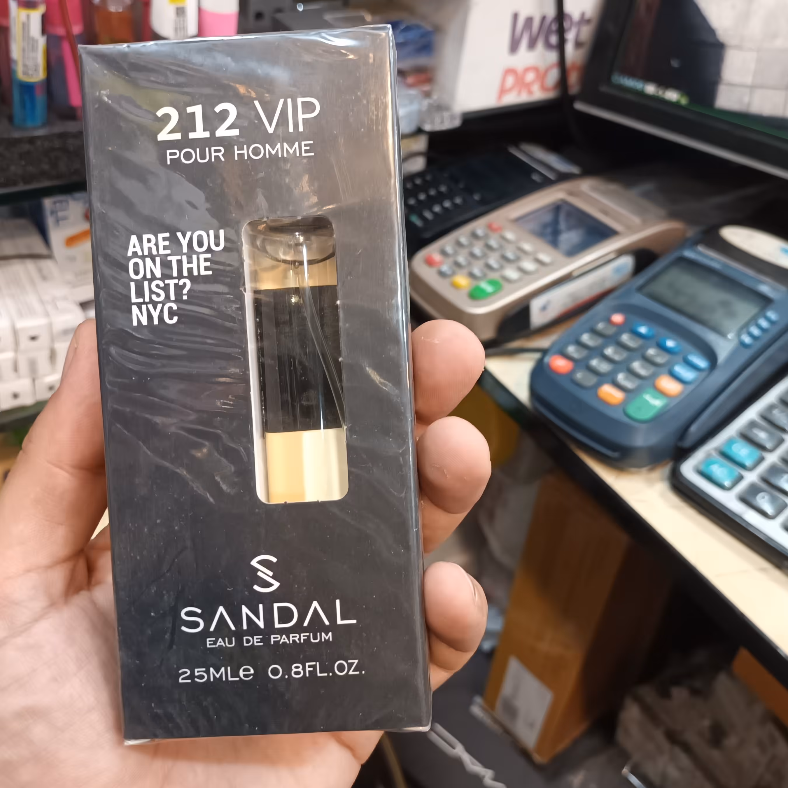 عطر جیبی مردانه صندل مدل212vipحجم25میل