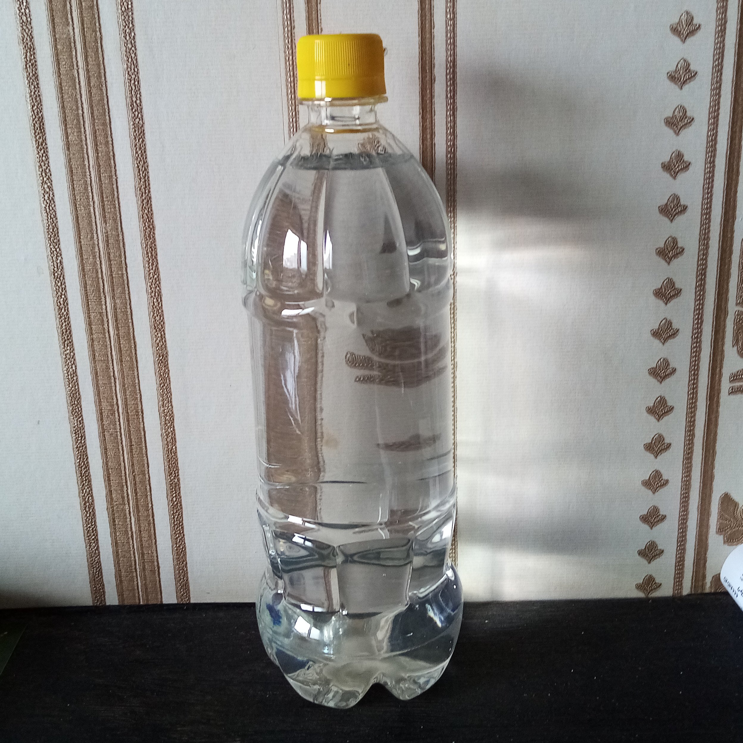 گلاب یک لیتری