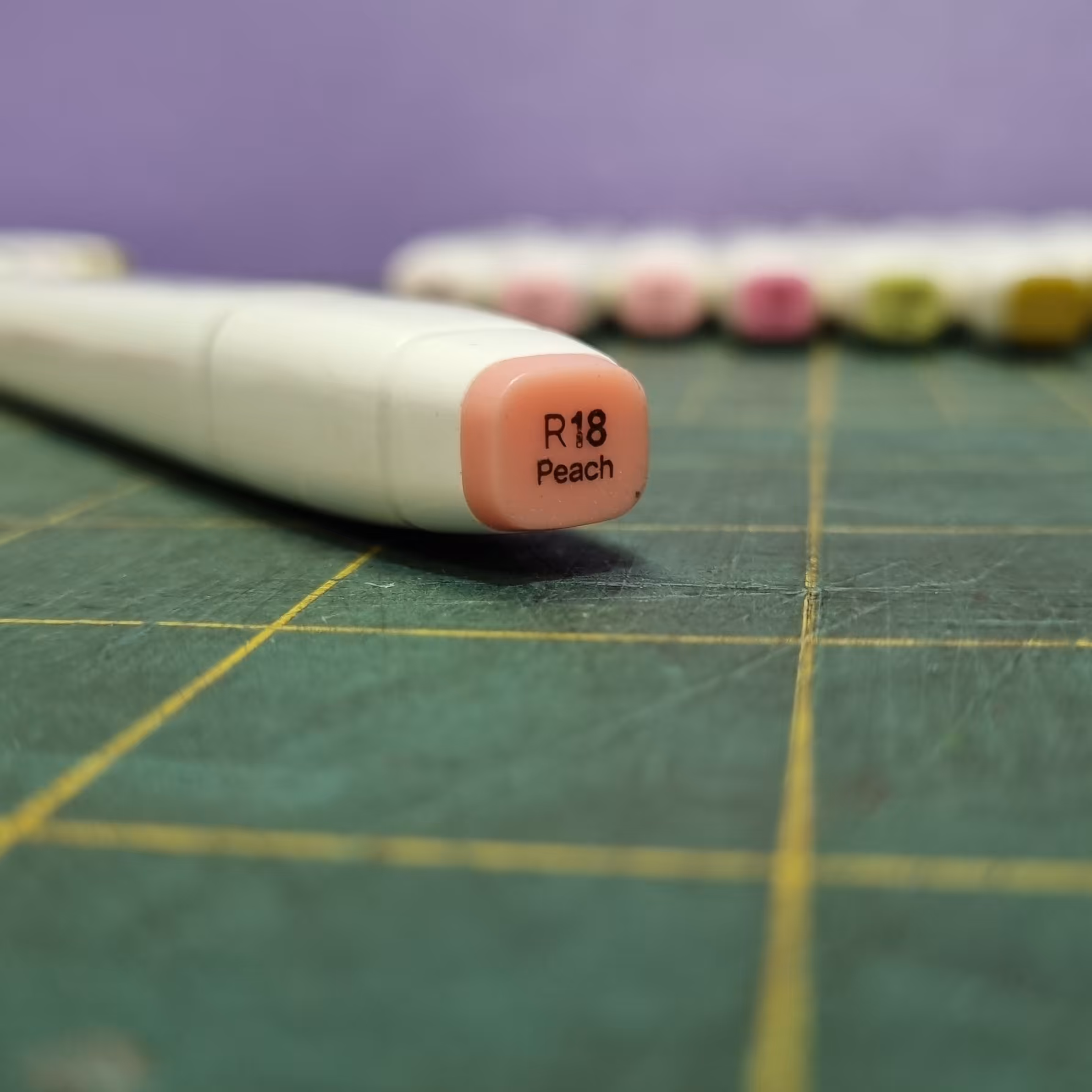 ماژیک براش دو سر تاچ Peach  کد R18