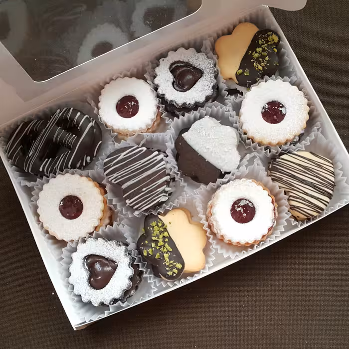 کوکی های متنوع  وانیلی، شکلاتی، مربایی