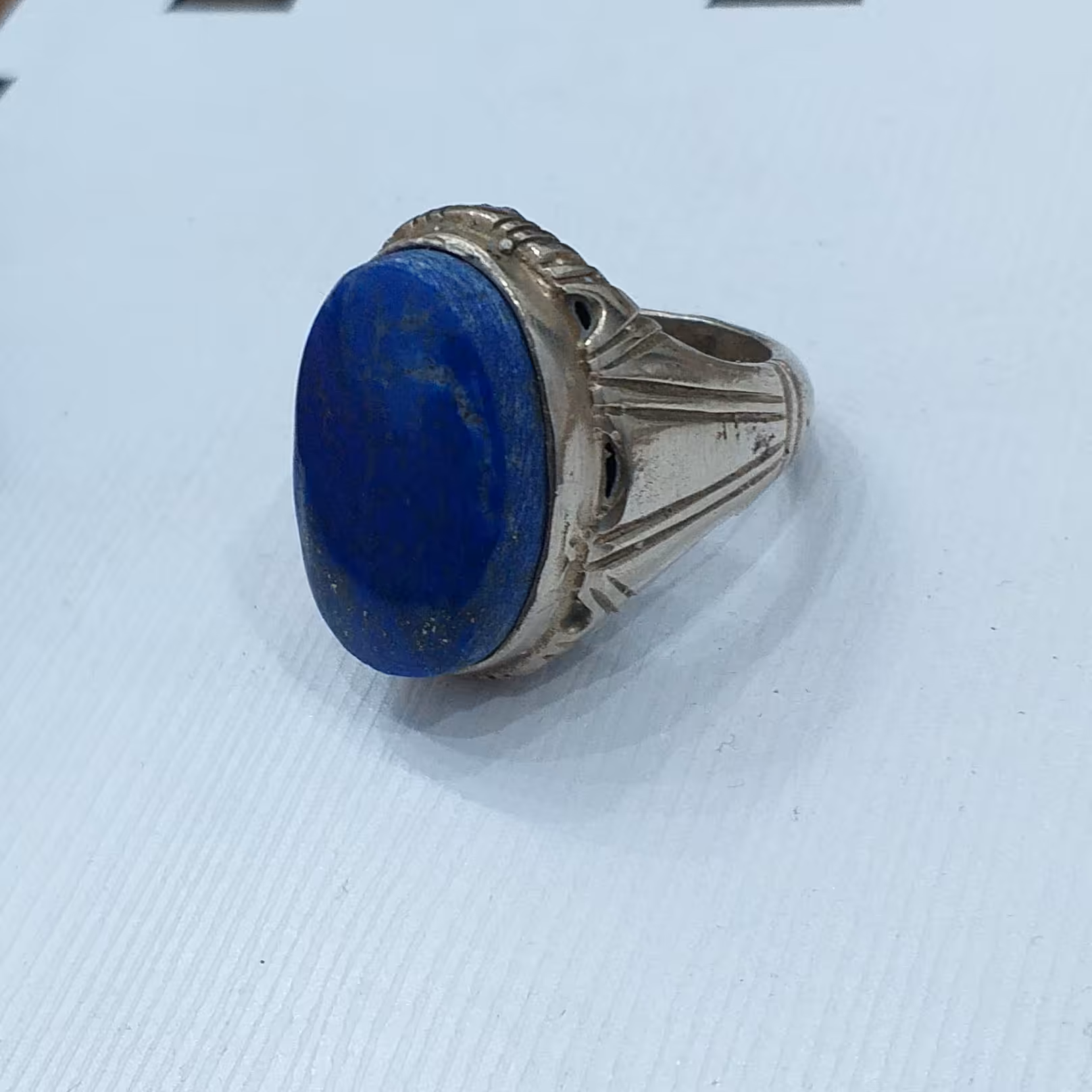 انگشتر لاجورد افغان اصل با رنگ و کیفیت عالی و رکاب ورشو(کروم وانادیوم) رنگ ثابت مشابه نقره 925 تضمینی