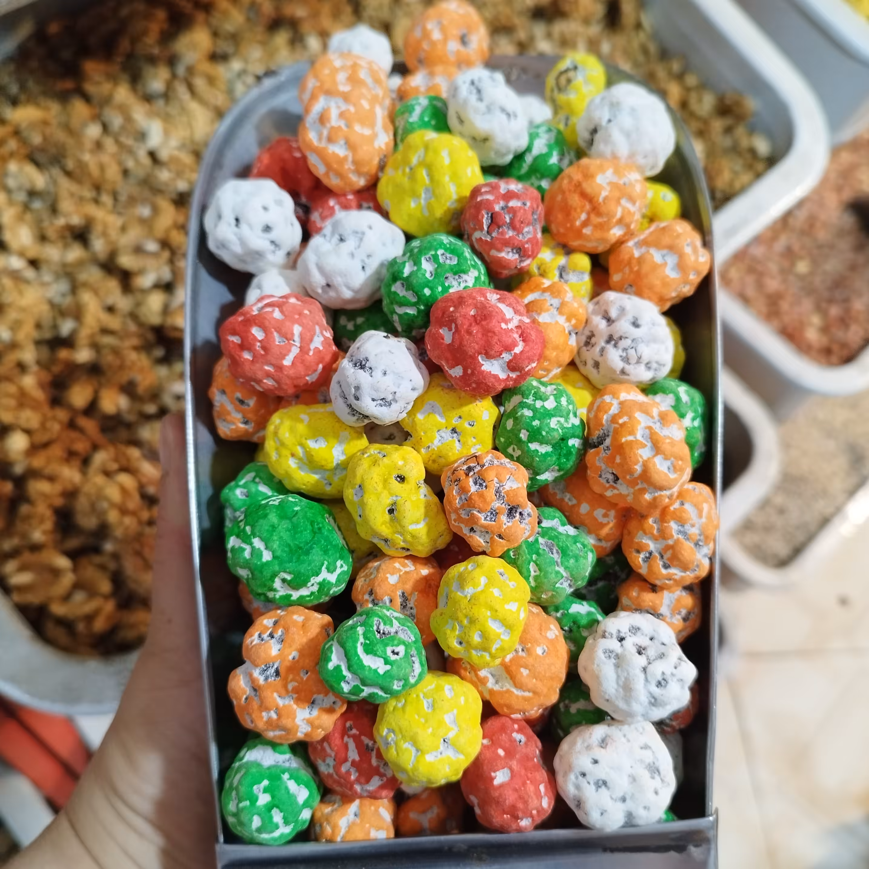 ذرت شکلاتی توپی رنگی خوشمزه(یک کیلو)