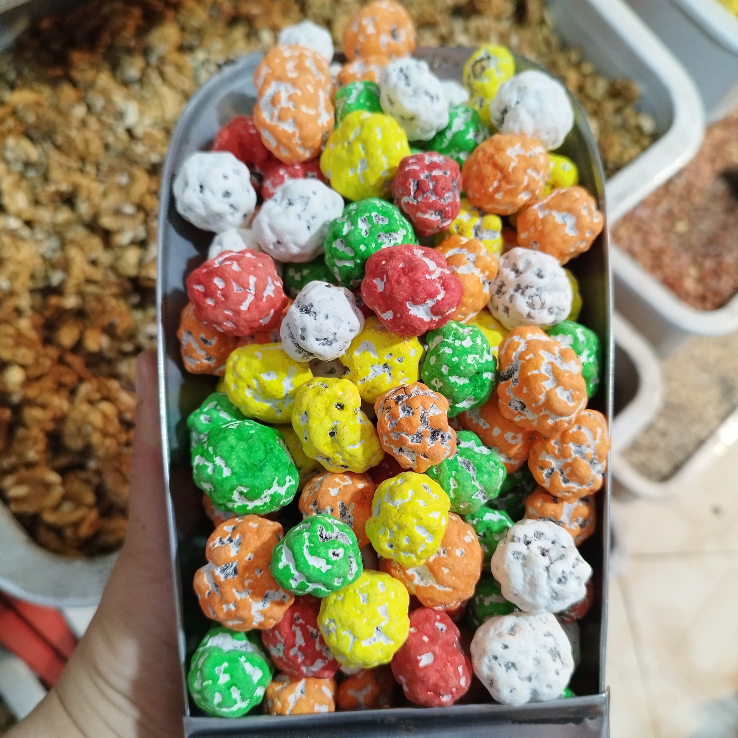 ذرت شکلاتی توپی رنگی خوشمزه(یک کیلو)