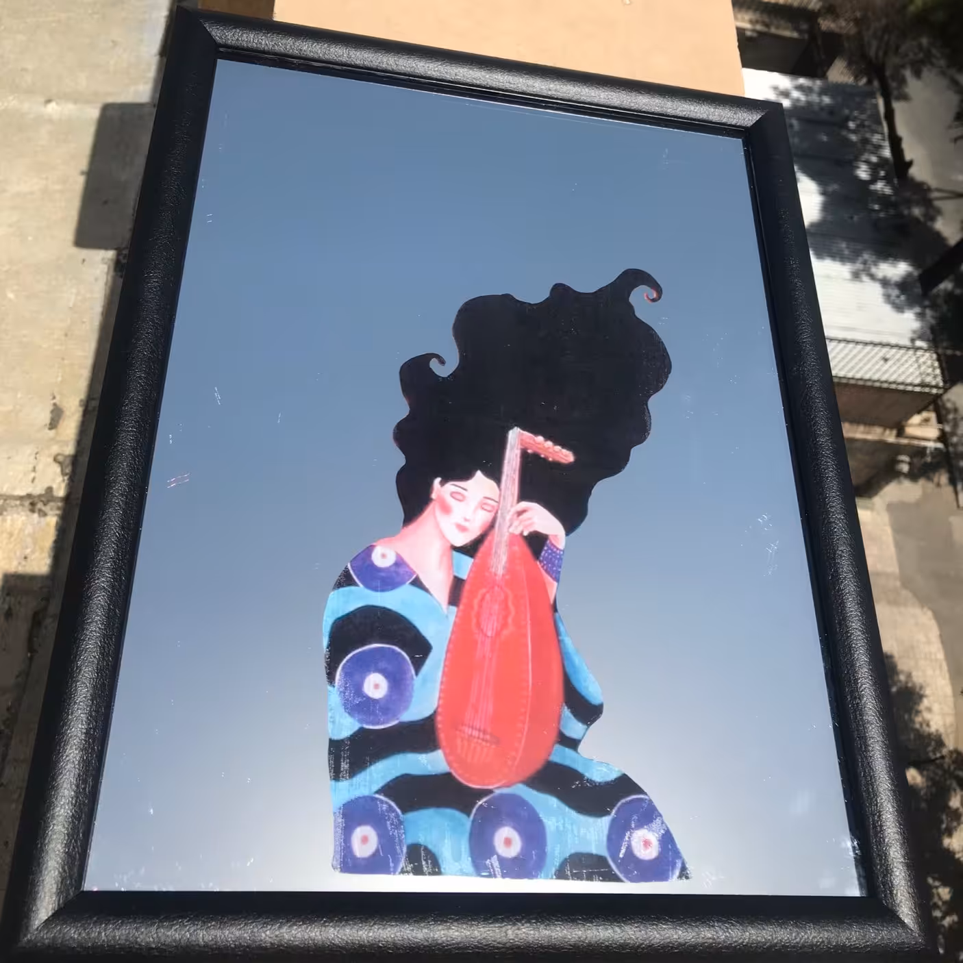 آینه آنتیک (دختر گیتاریست)