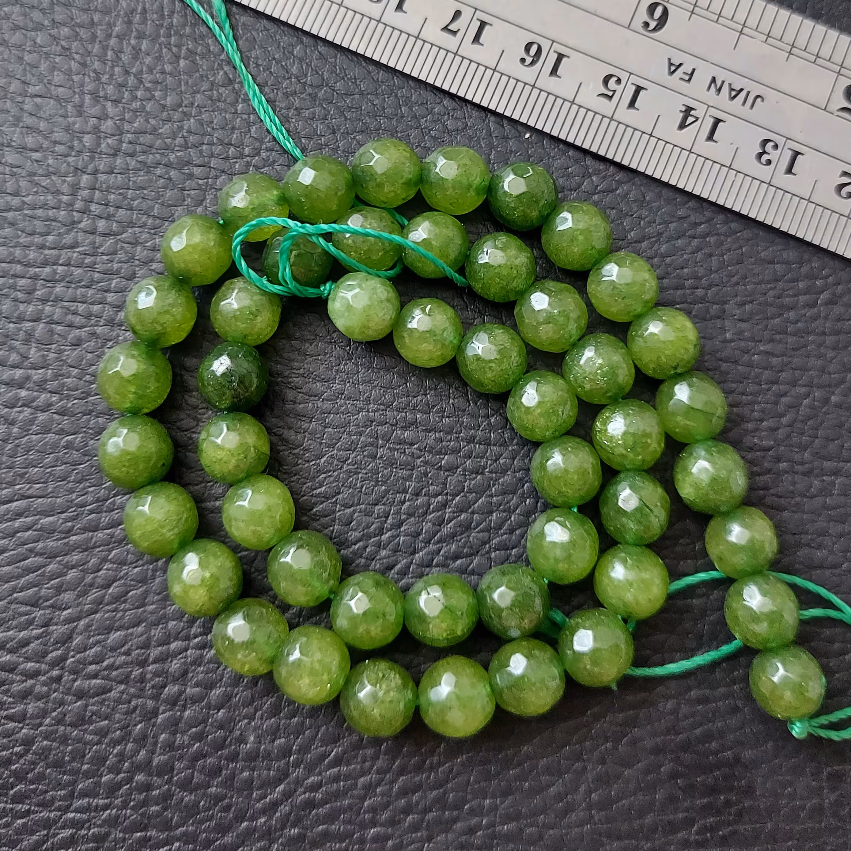 سنگ جید سایز 8 سبز ریسه ای 