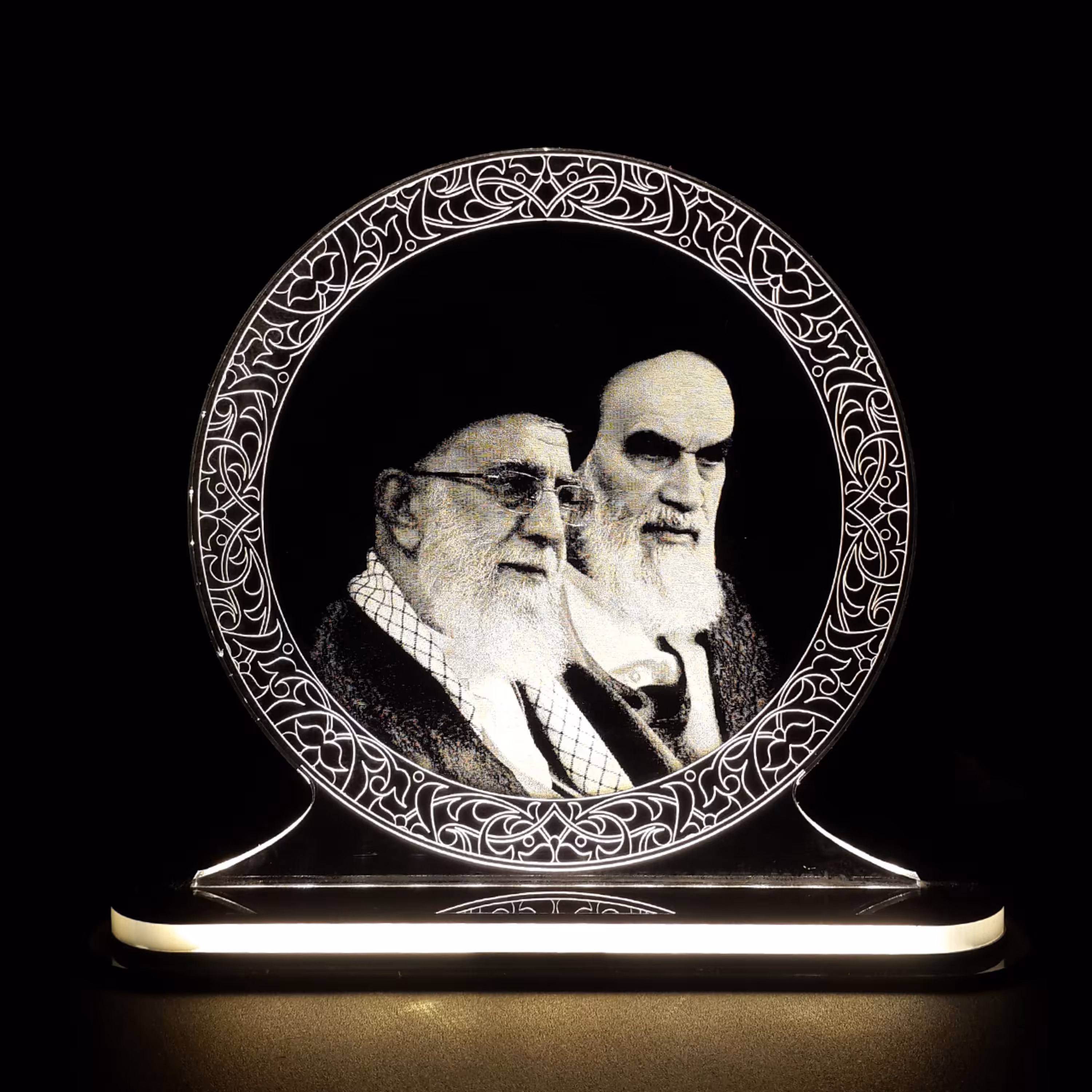 چراغ خواب طرح چهره امام و رهبر ـ ارسال رایگان ـ سایز 17 در 20 رنگ سفید بهمراه جعبه مخصوص