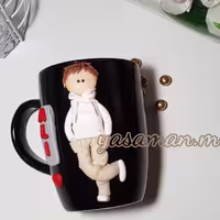 ماگ پسر،ساخته شده با خمیر پلیمری فیمو،ضد اب و قابل شستشو