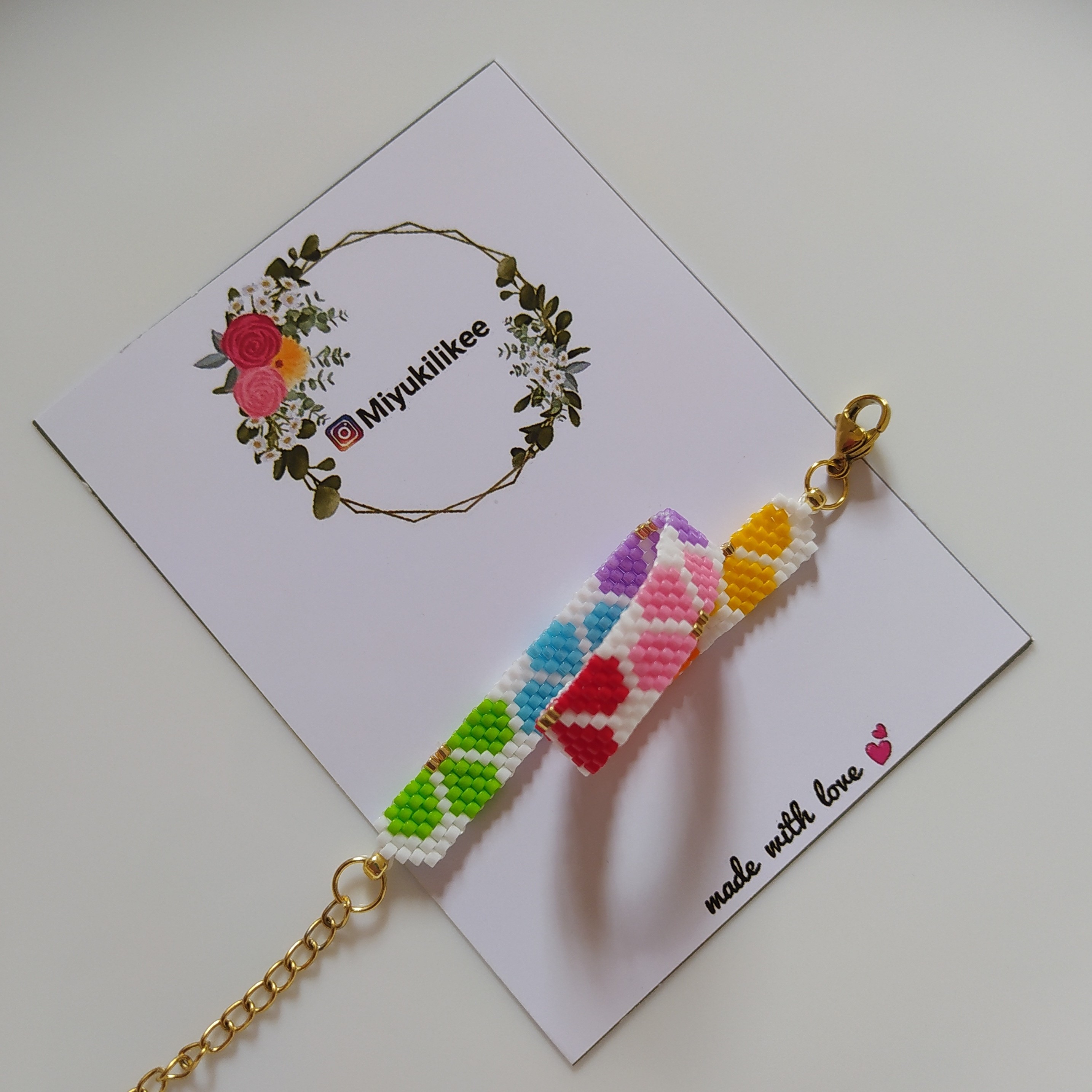 دستبند منجوقی طرح رنگارنگ متریال منجوق  دلیکا  