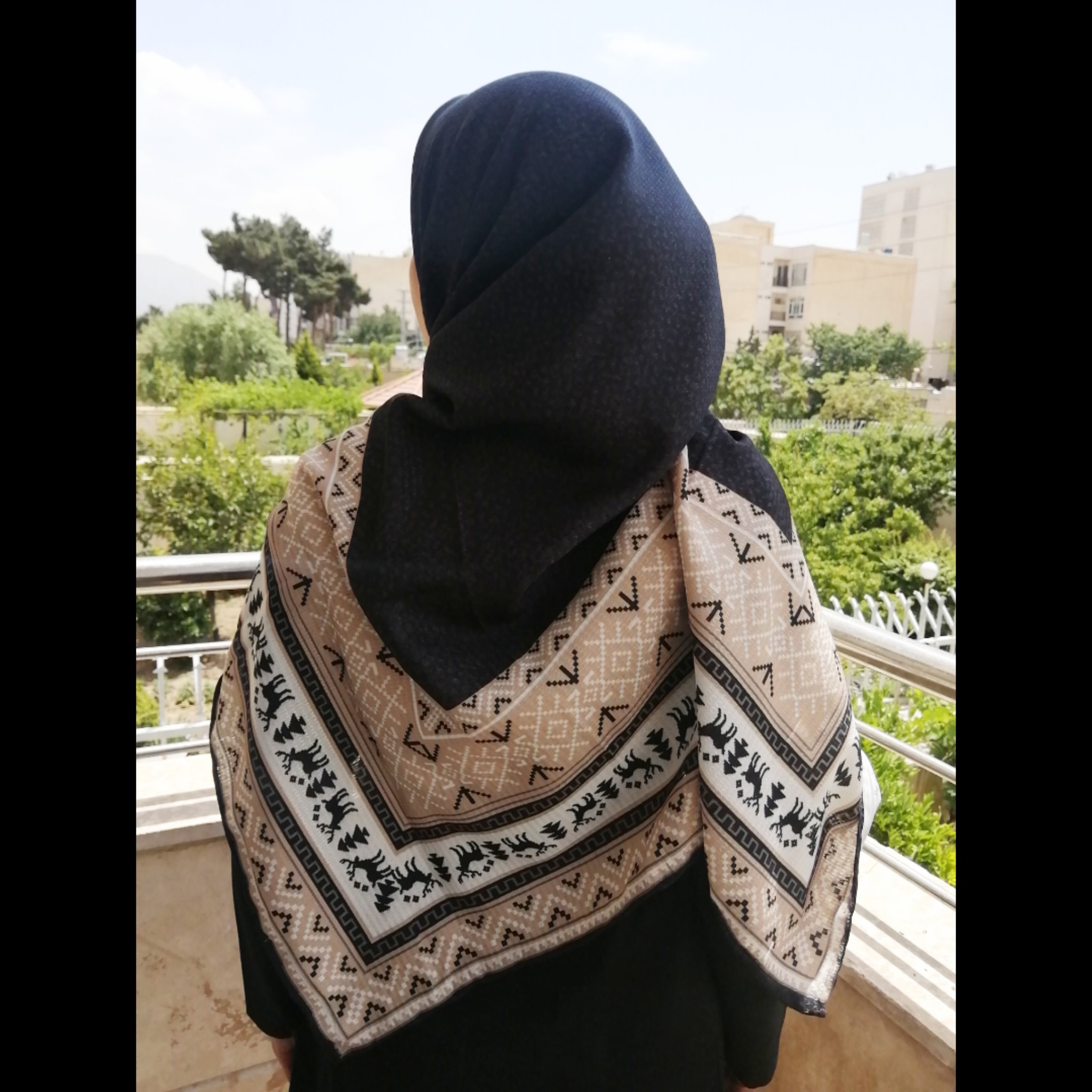 روسری نخی قواره دار